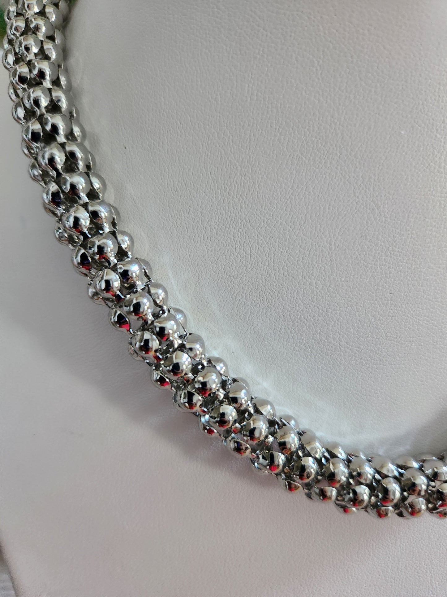 Beaded Interlocking Mesh Necklace