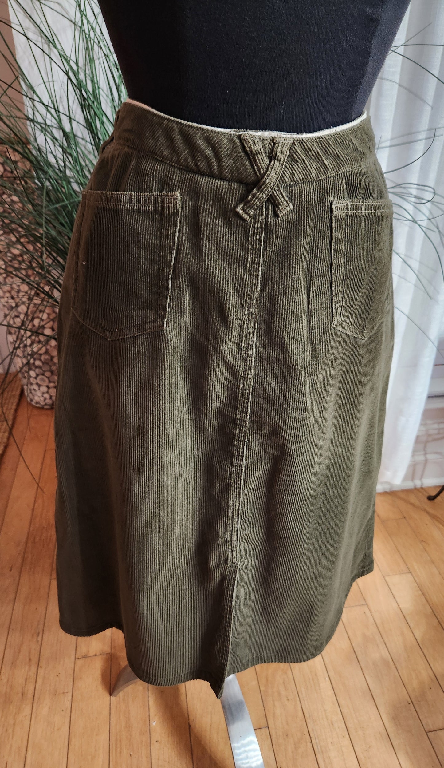 Eddie Bauer Corduroy Skirt Sz 16
