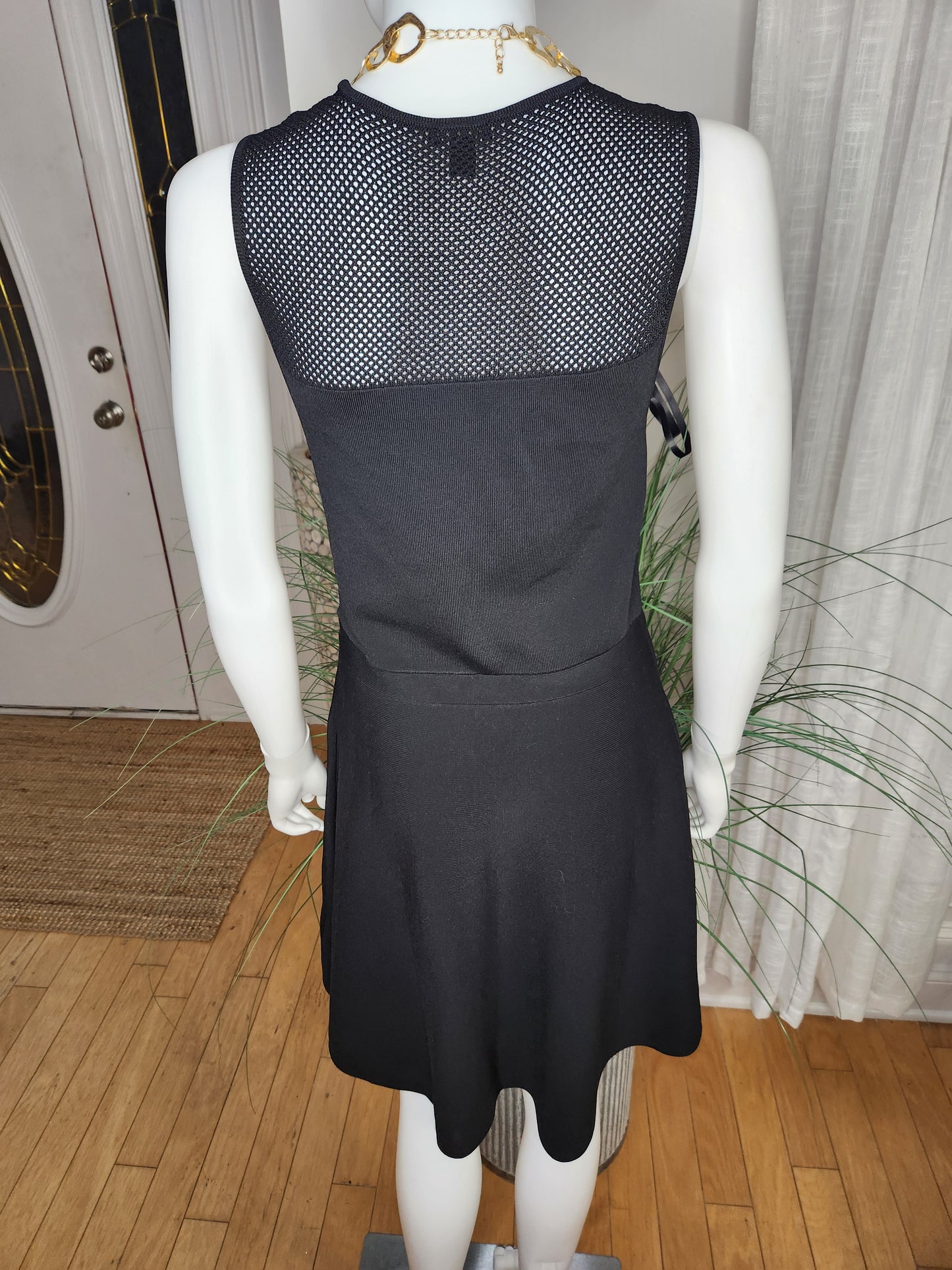 Ann Taylor LBD Sz M