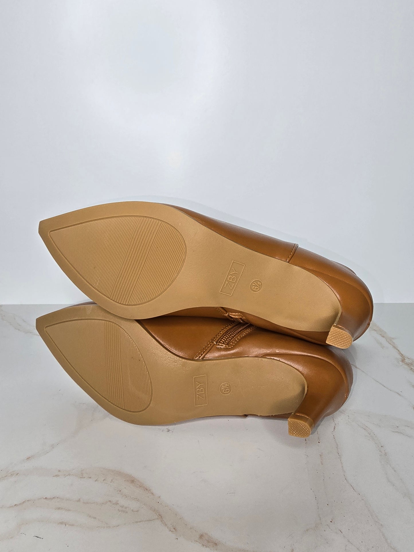 Coutgo Pointy Toe Cognac Ankle Boot Sz 6.5