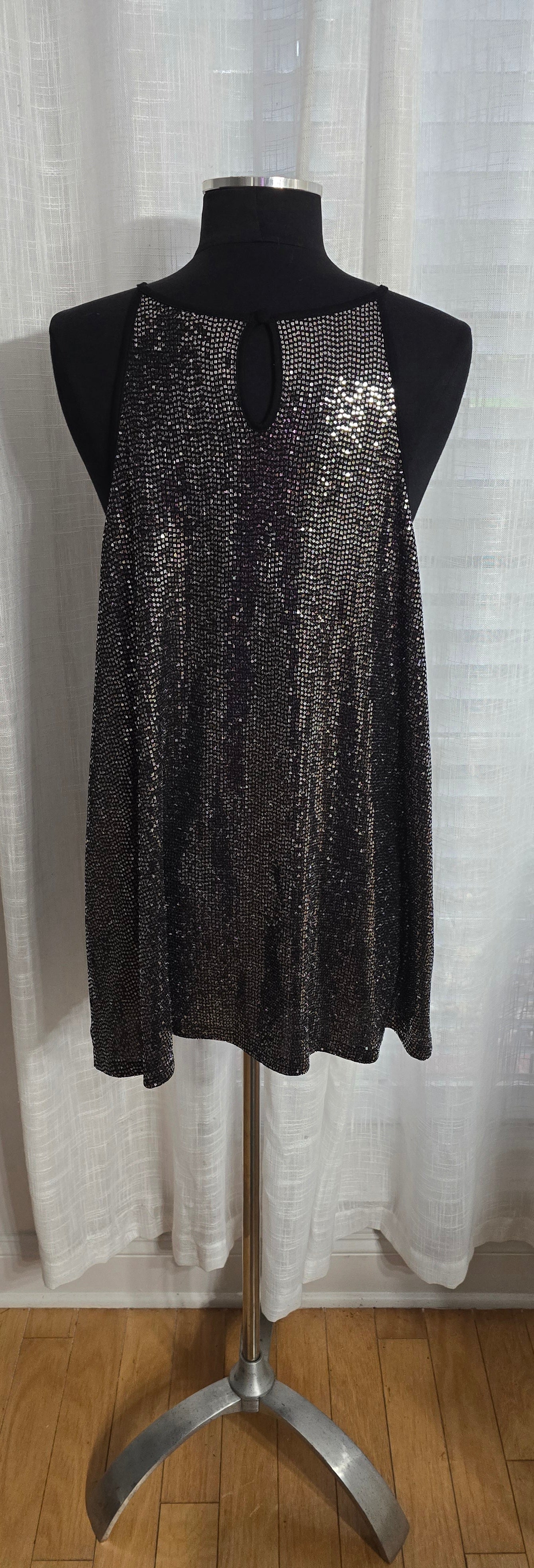 Torrid Metallic Sequin Halter Top Sz 3X