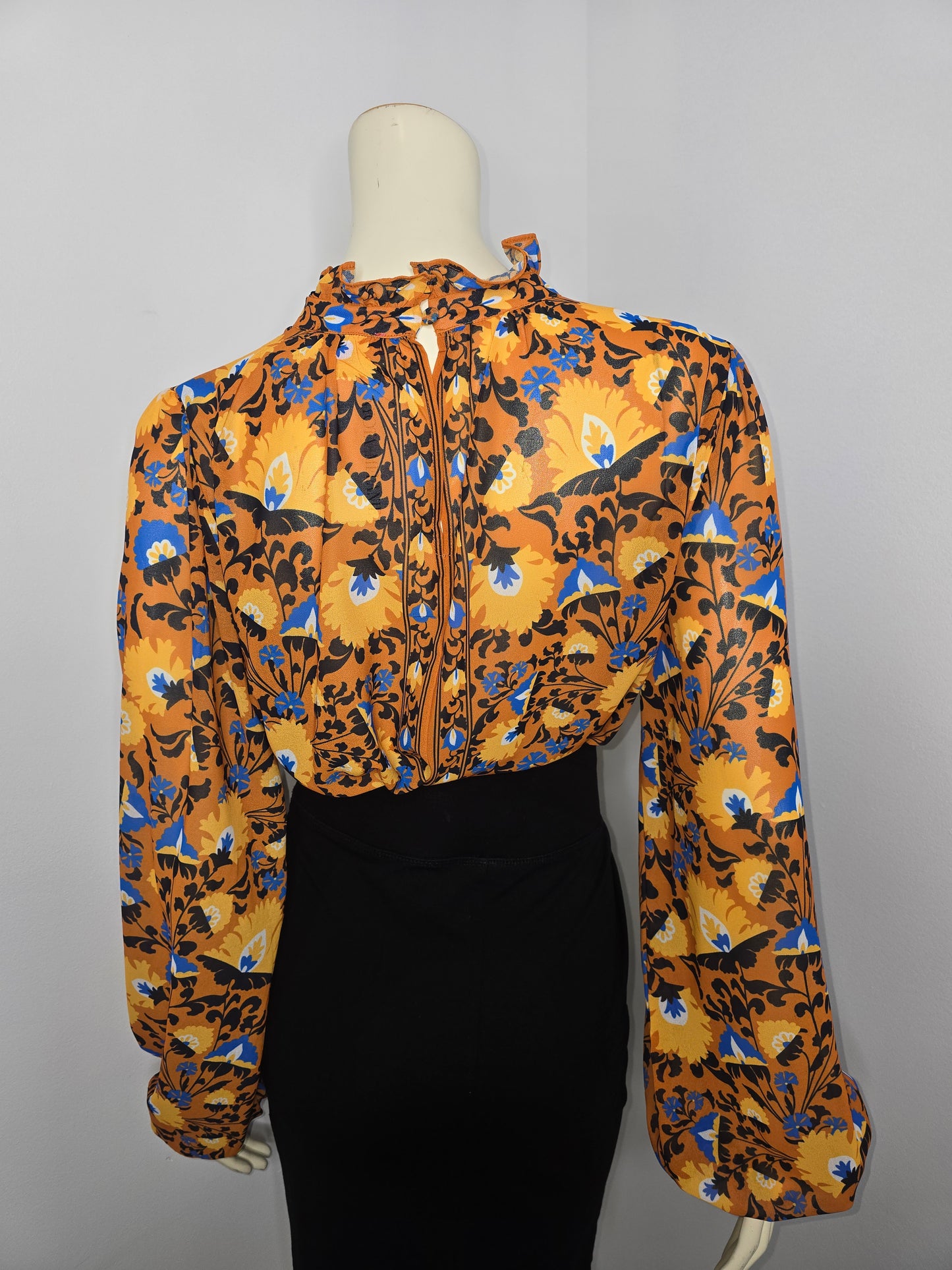 Autumn Scene Ruffle Neck Blouse Sz L