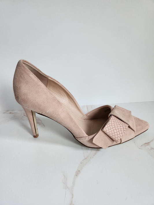 Tahari Suede Heels Sz 9.5
