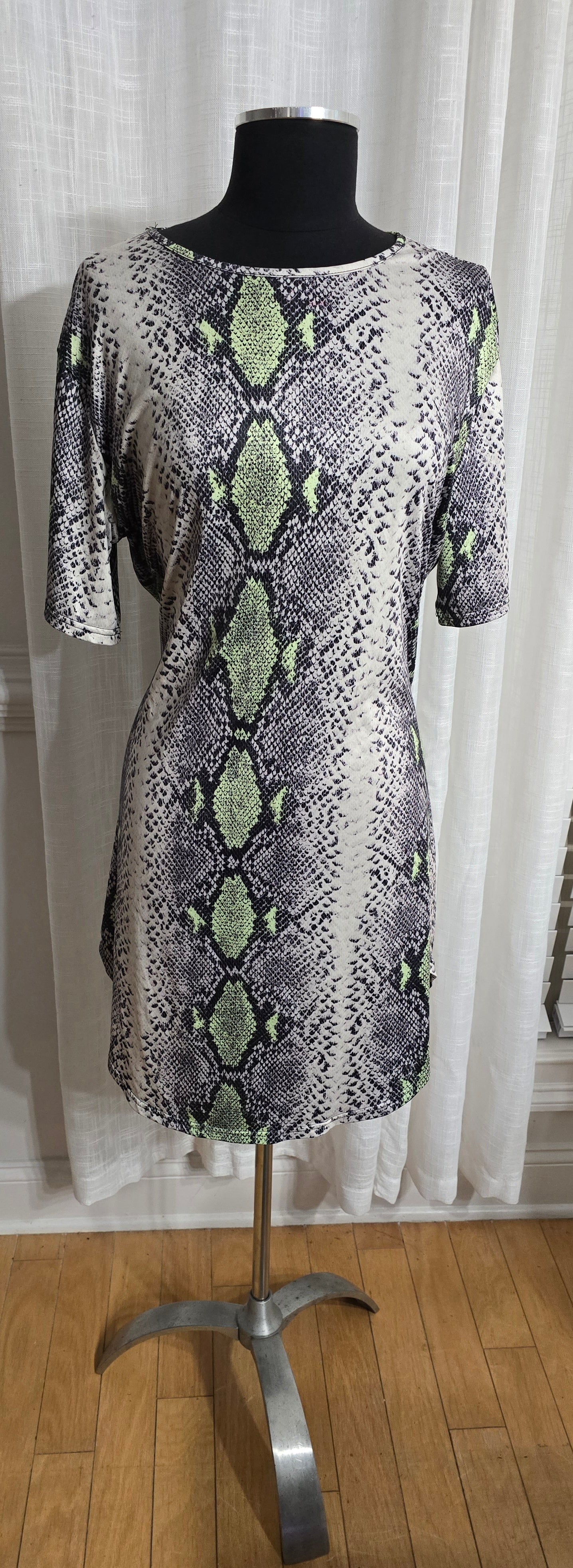Shein Snake Print Dress Sz 1XL (best fit Sz XL)