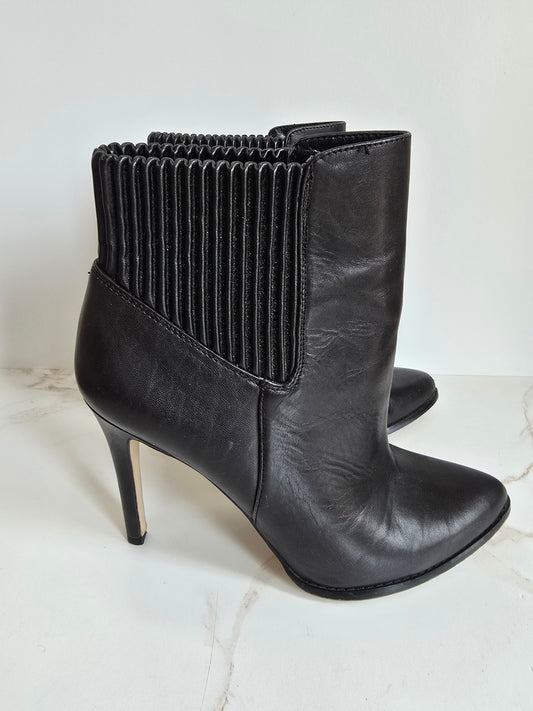 BCBG Generation Black Leather Ankle Boot Sz 9M