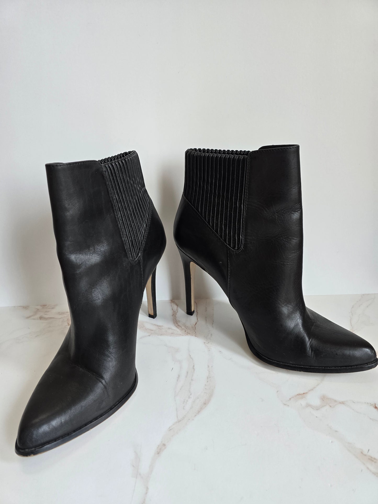 BCBG Generation Black Leather Ankle Boot Sz 9M