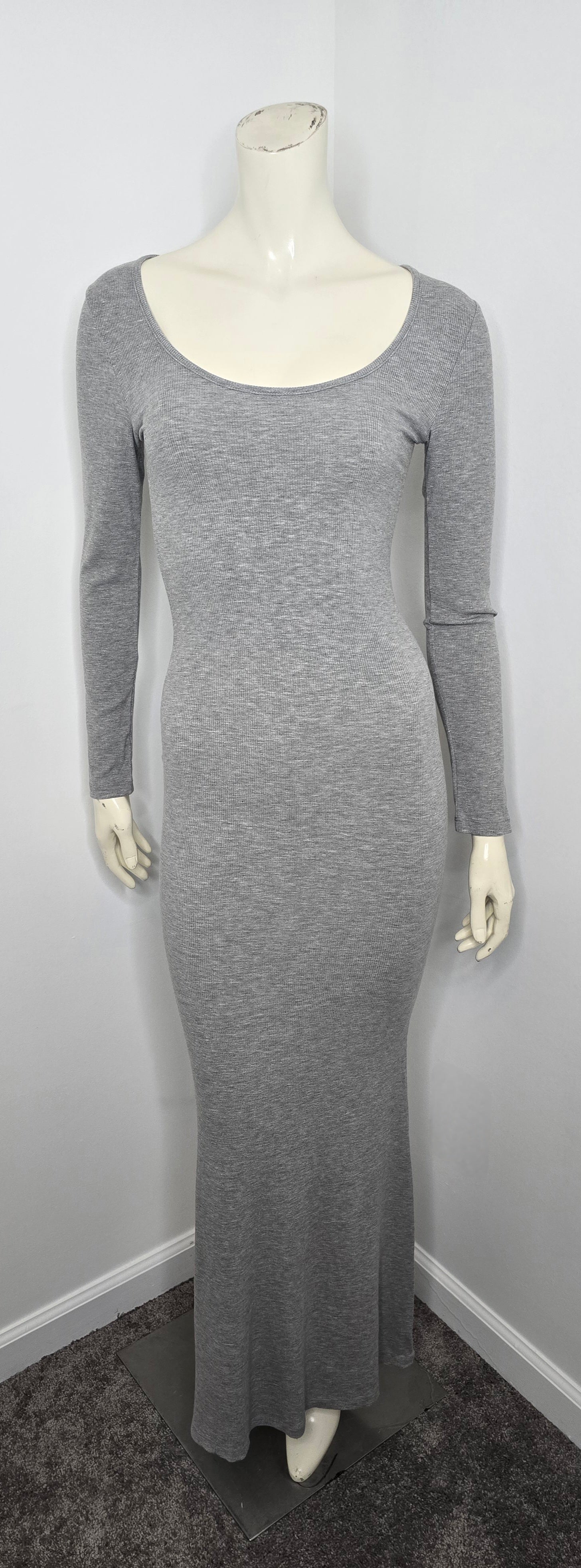 Reoria Grey Ribbed Fitted Maxi Dress Sz M Reoria Grey Ribbed Fitted Maxi Dress Sz M