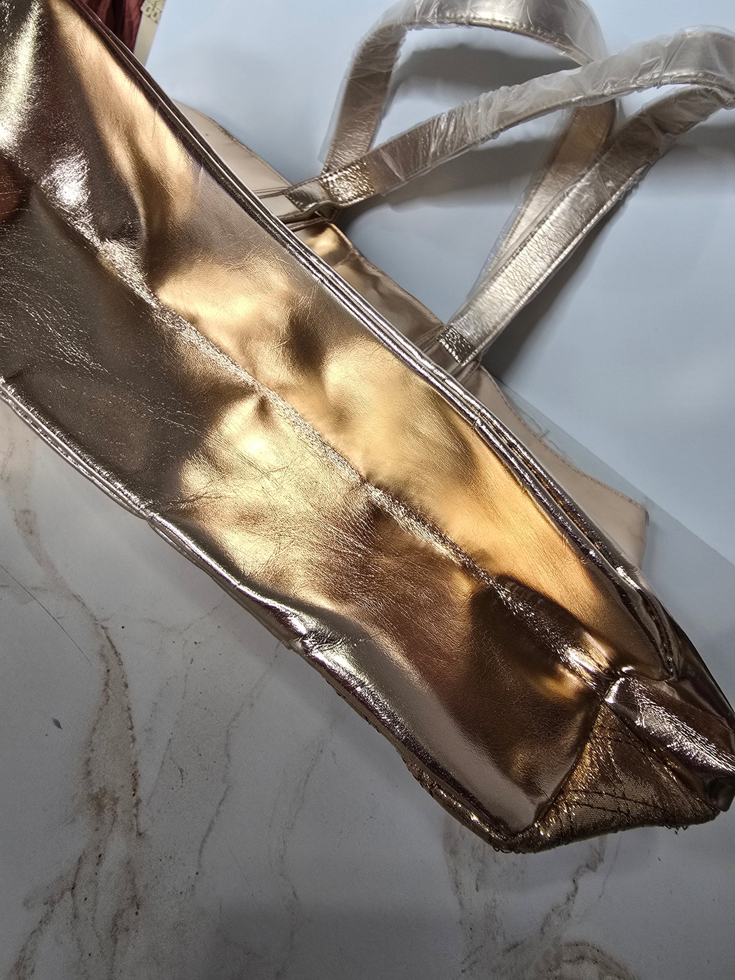 White Diamonds Elizabeth Taylor Rose Gold Tote