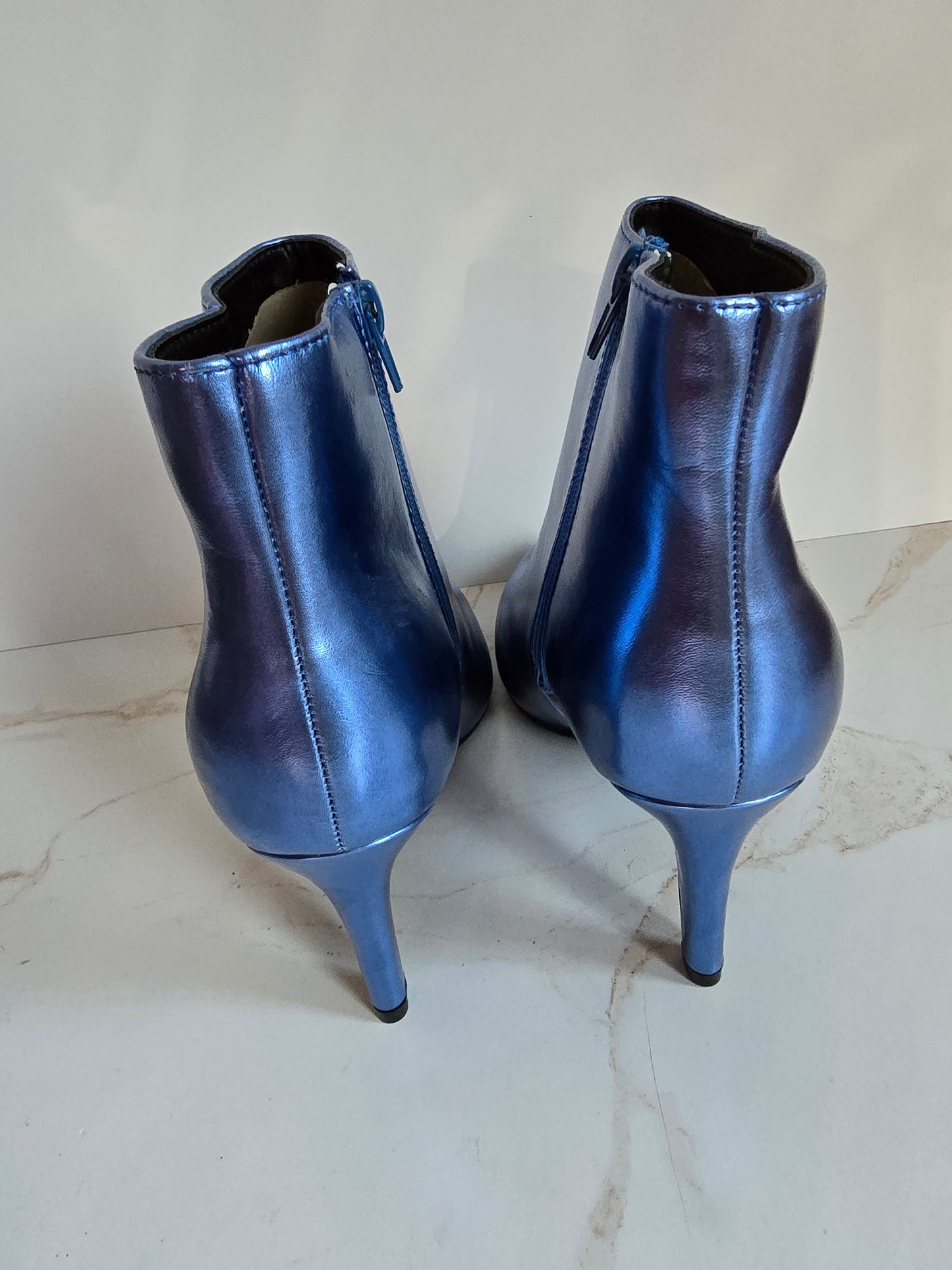 Rouge Blue Pointy Toe Ankle Boot Sz 8