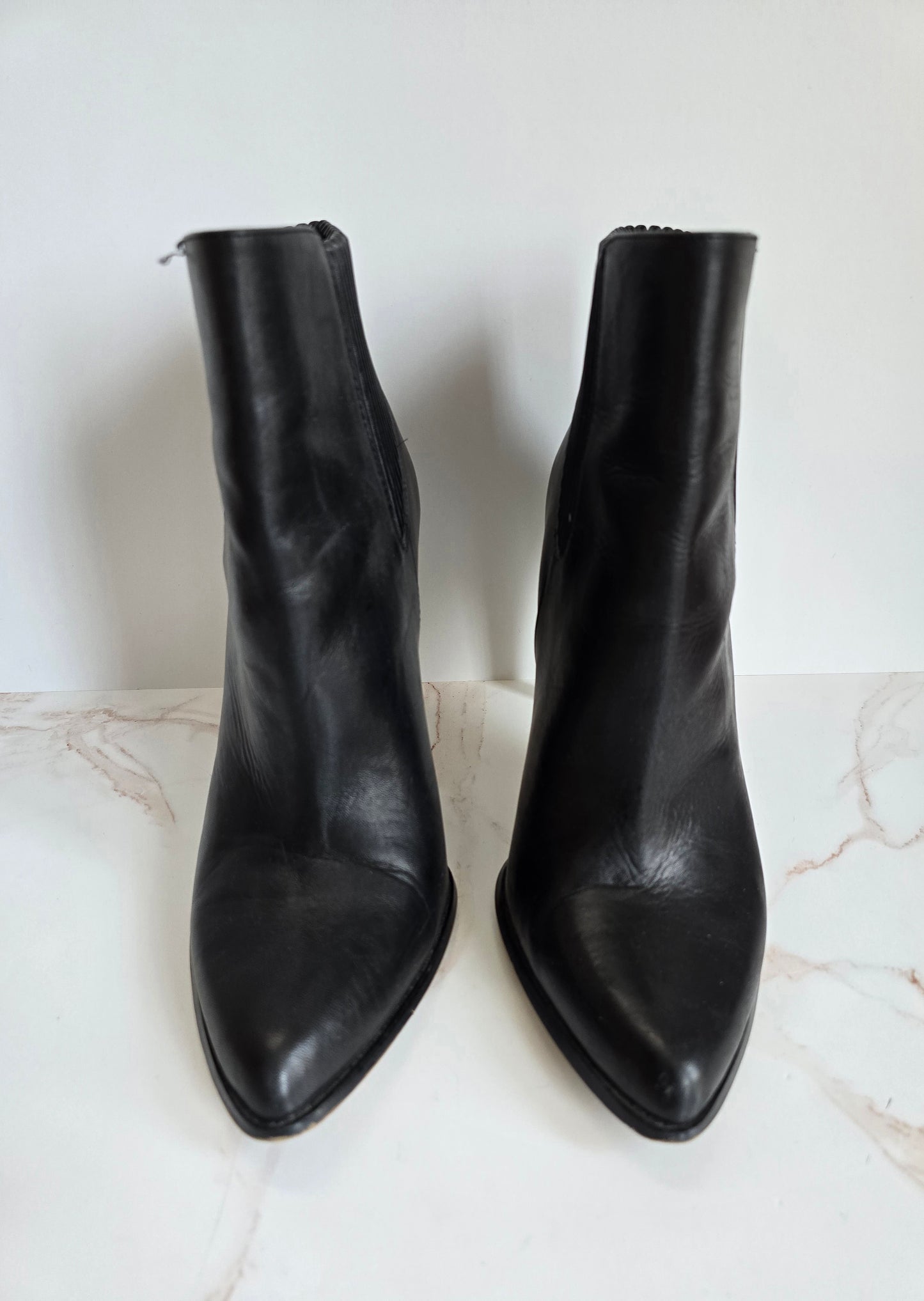 BCBG Generation Black Leather Ankle Boot Sz 9M