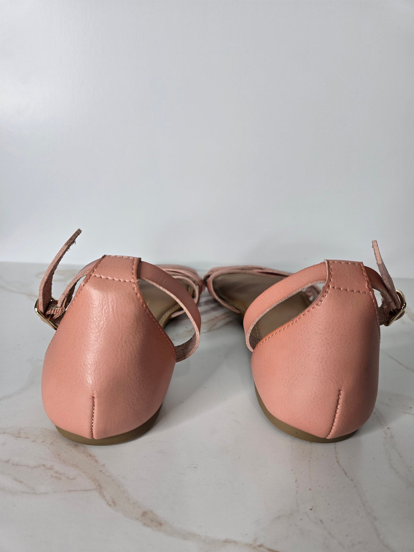 Old Navy Criss-Cross Flat Sandal Sz 9