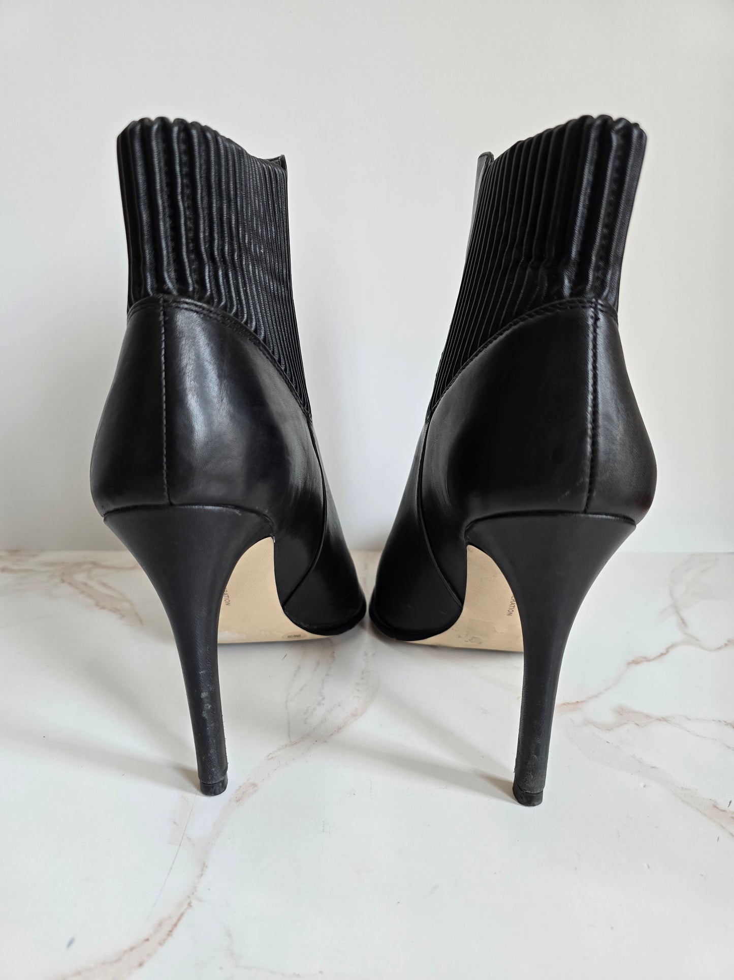 BCBG Generation Black Leather Ankle Boot Sz 9M