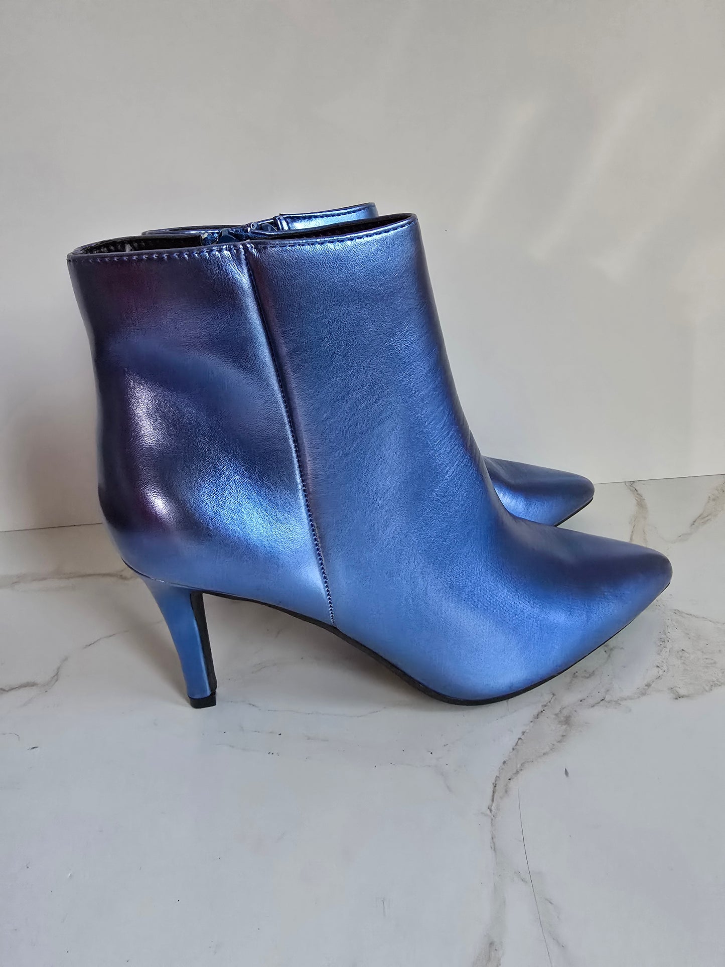 Rouge Blue Pointy Toe Ankle Boot Sz 8