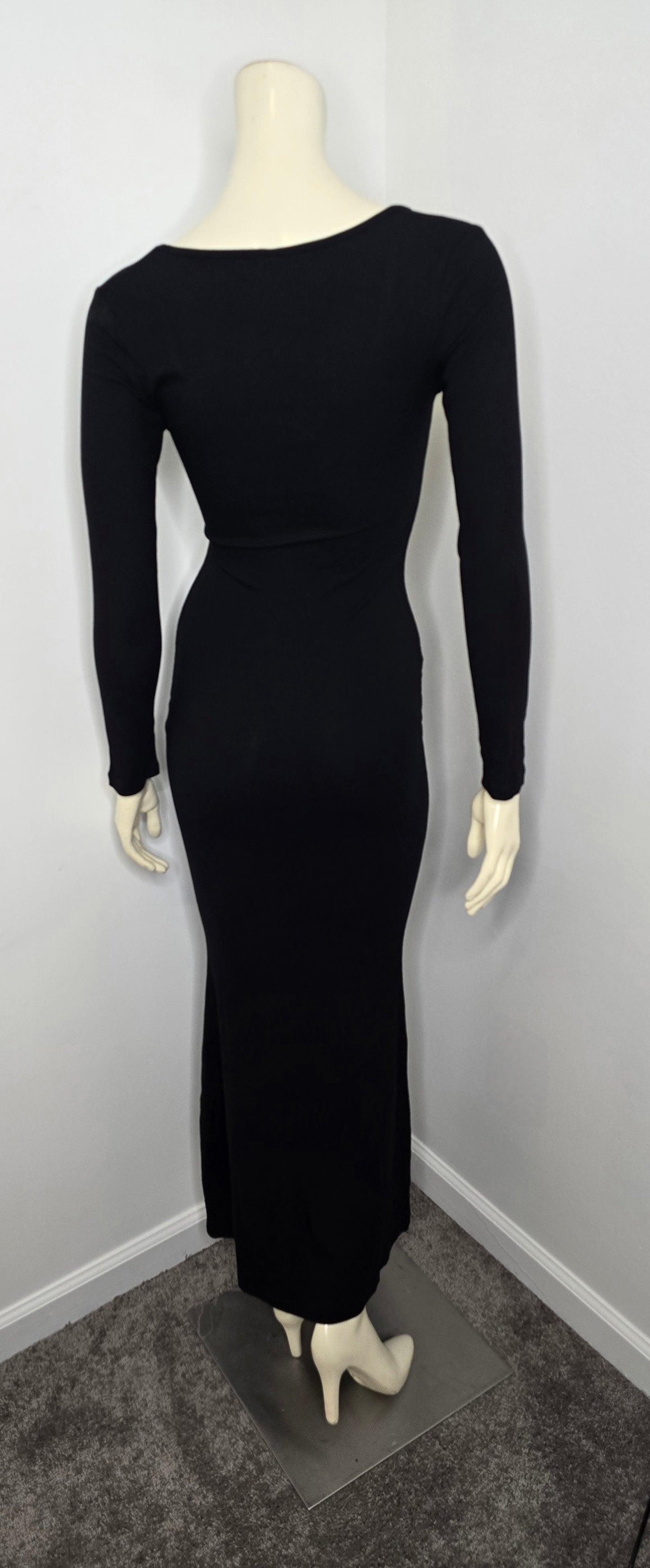 Reoria Black Ribbed Fitted Maxi Dress Sz M