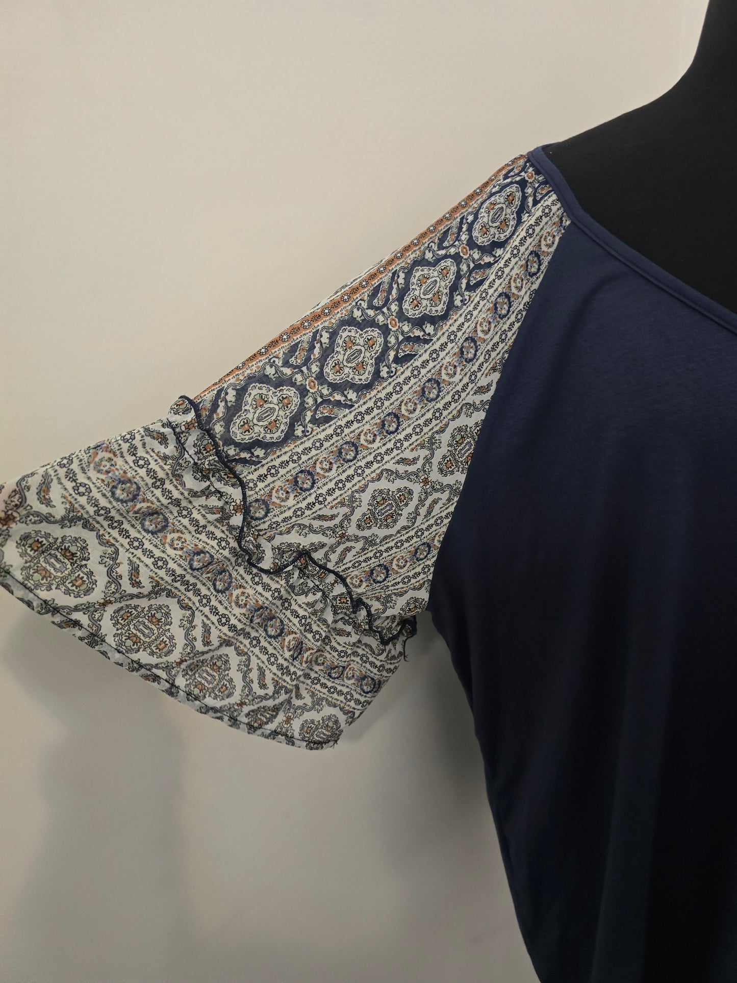 BloomChic Navy Sheer Sleeve Top Sz 22-24