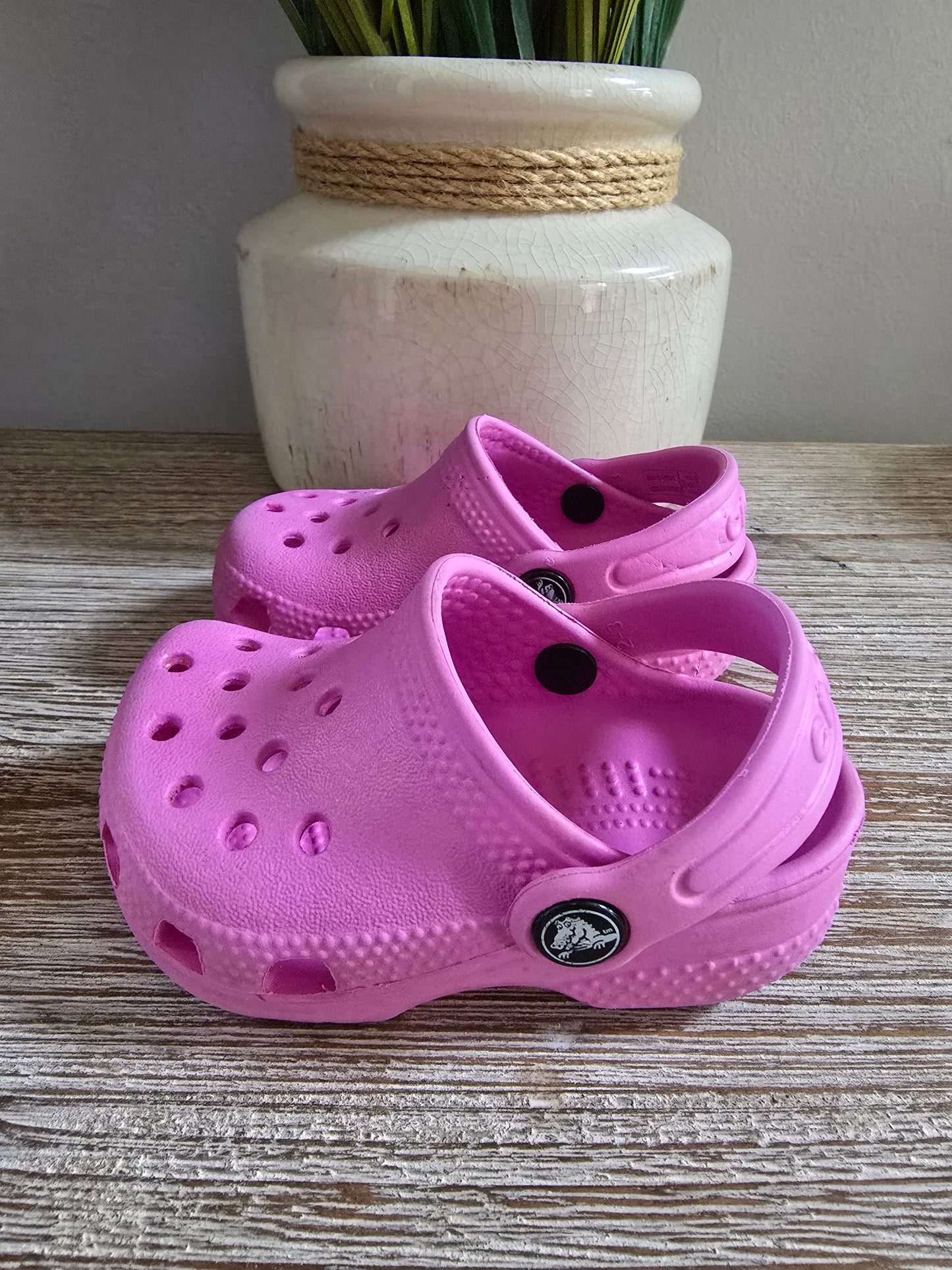 Crocs Pink Infant Sz 2/3