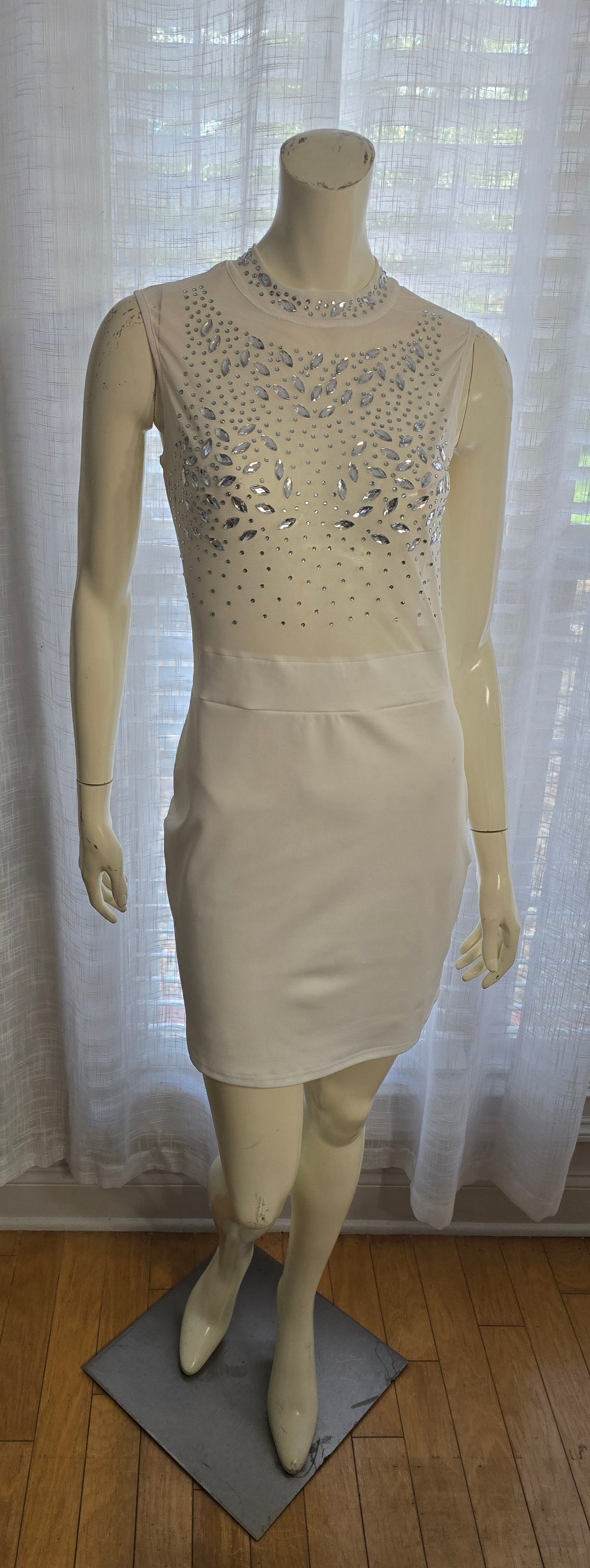 White Embellished Fitted Dress Sz L