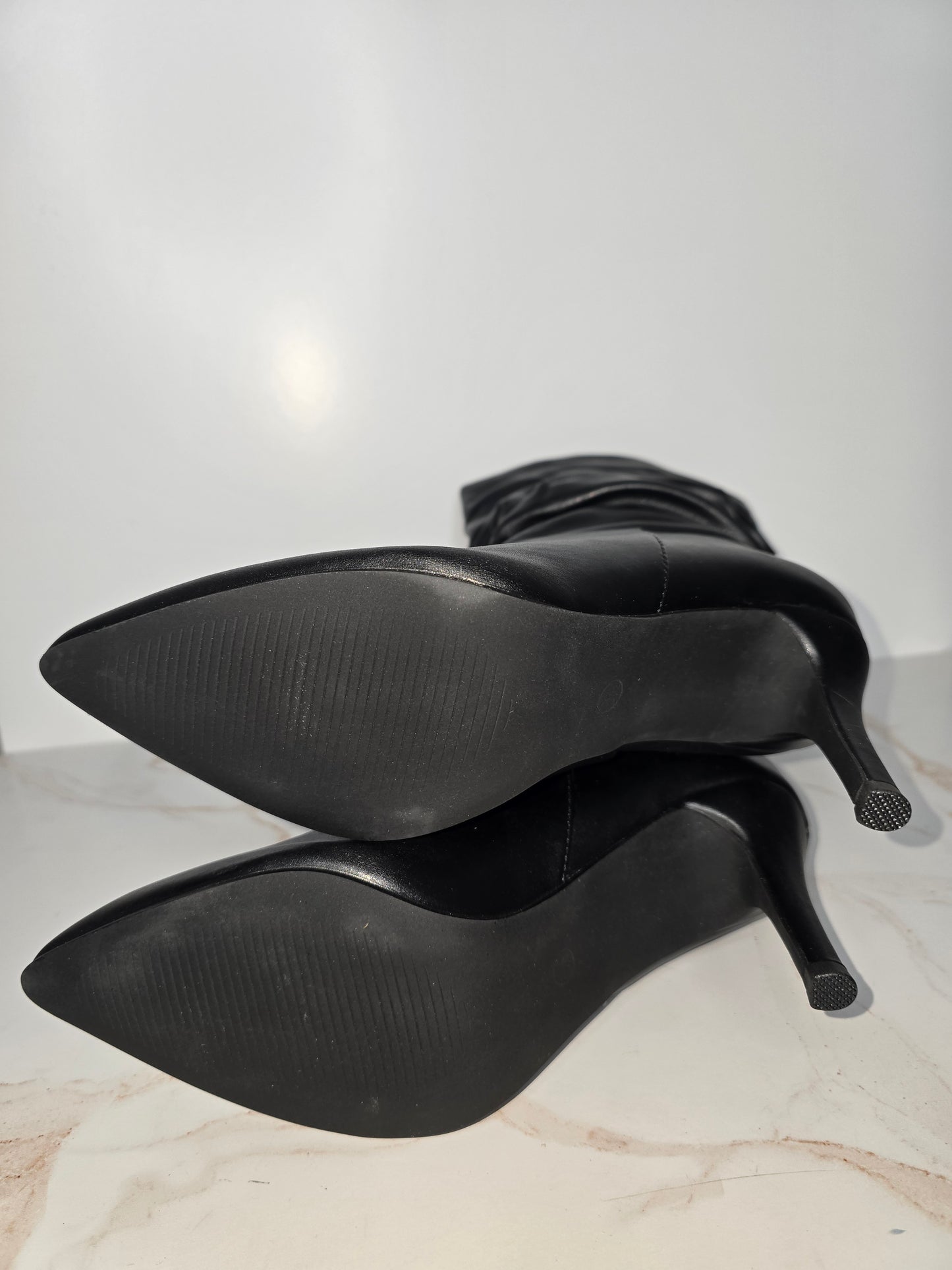 Ruched Faux Leather Black Pointy Toe Boot Sz 6.5