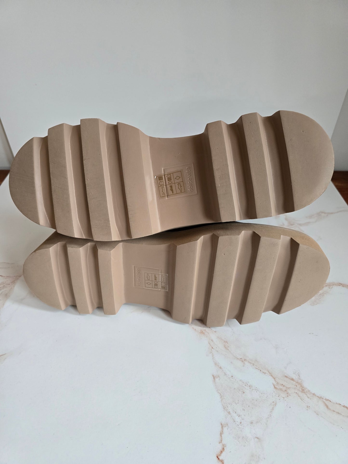 Dolce Vita Suede Chunky Chelsea Boot Sz 11