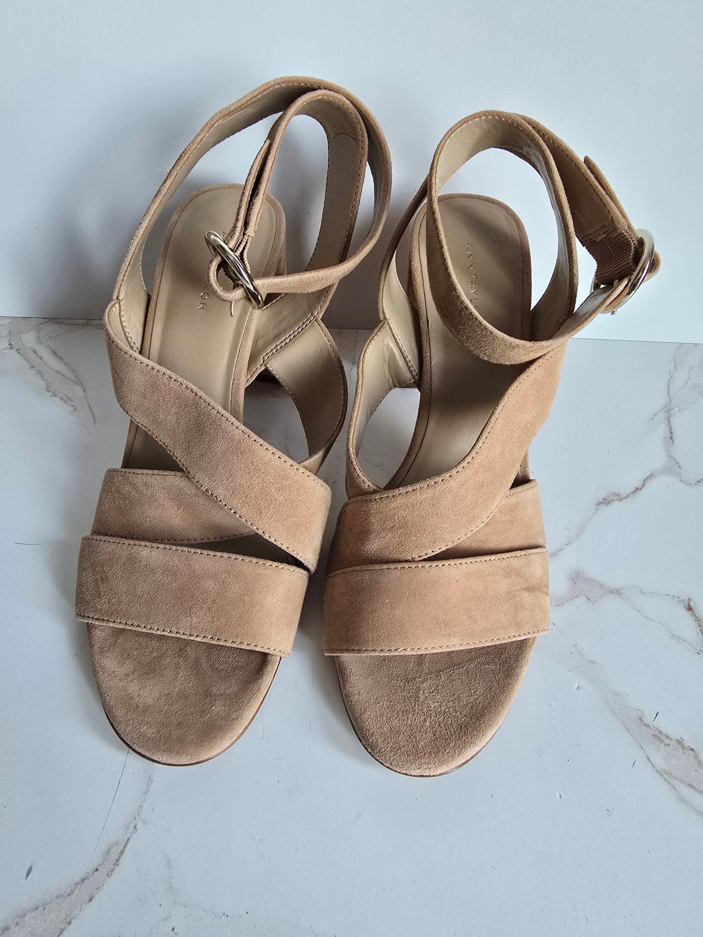 Ann Taylor Suede Sandal Sz 7.5