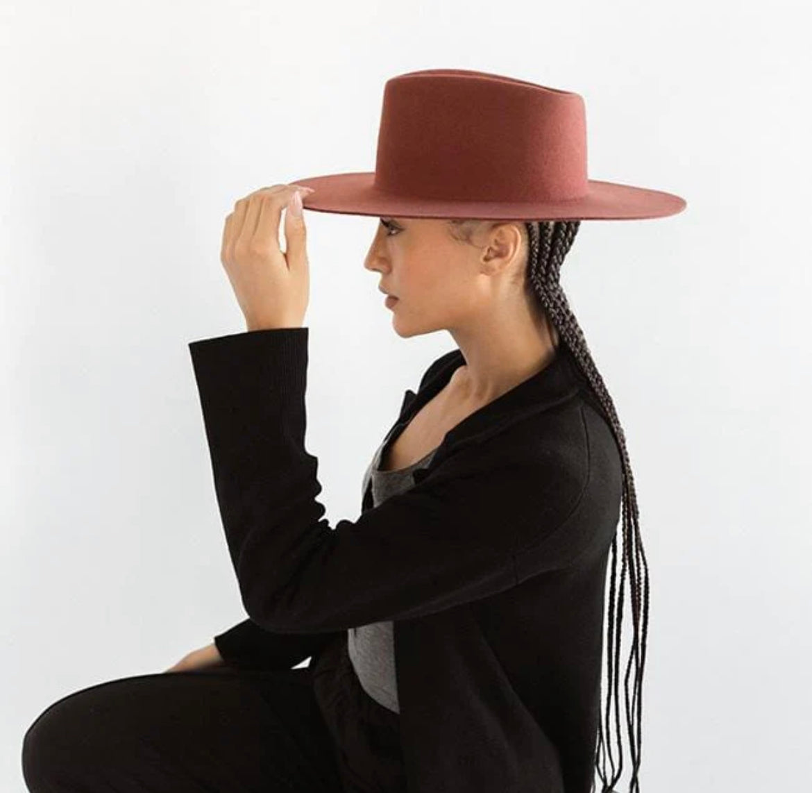 Dakota Triangle Crown - Rusty Red