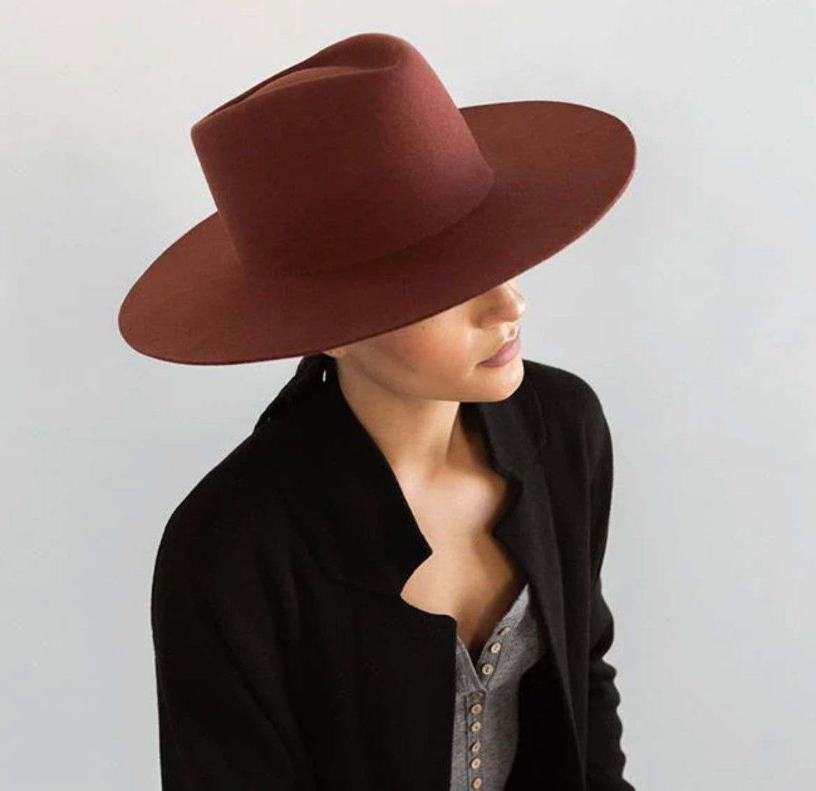 Dakota Triangle Crown - Rusty Red