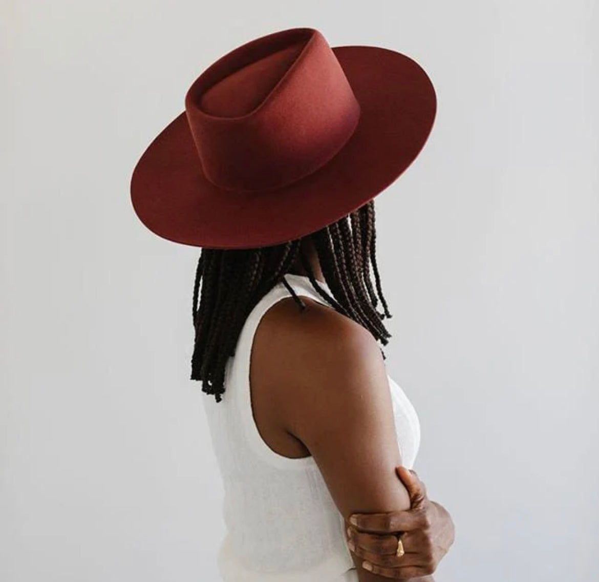 Dakota Triangle Crown - Rusty Red