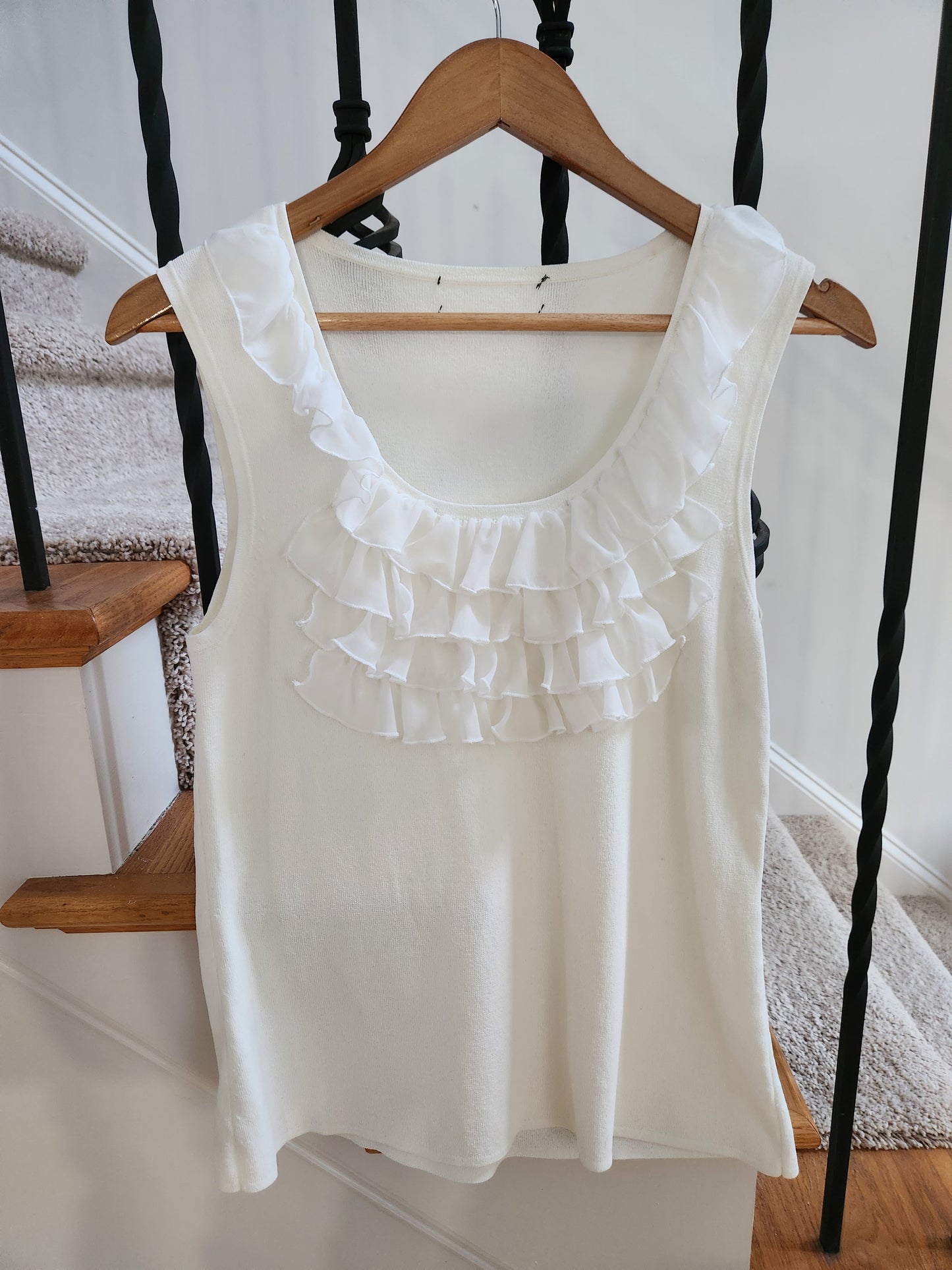 Ivory Ruffle Tank Sz M