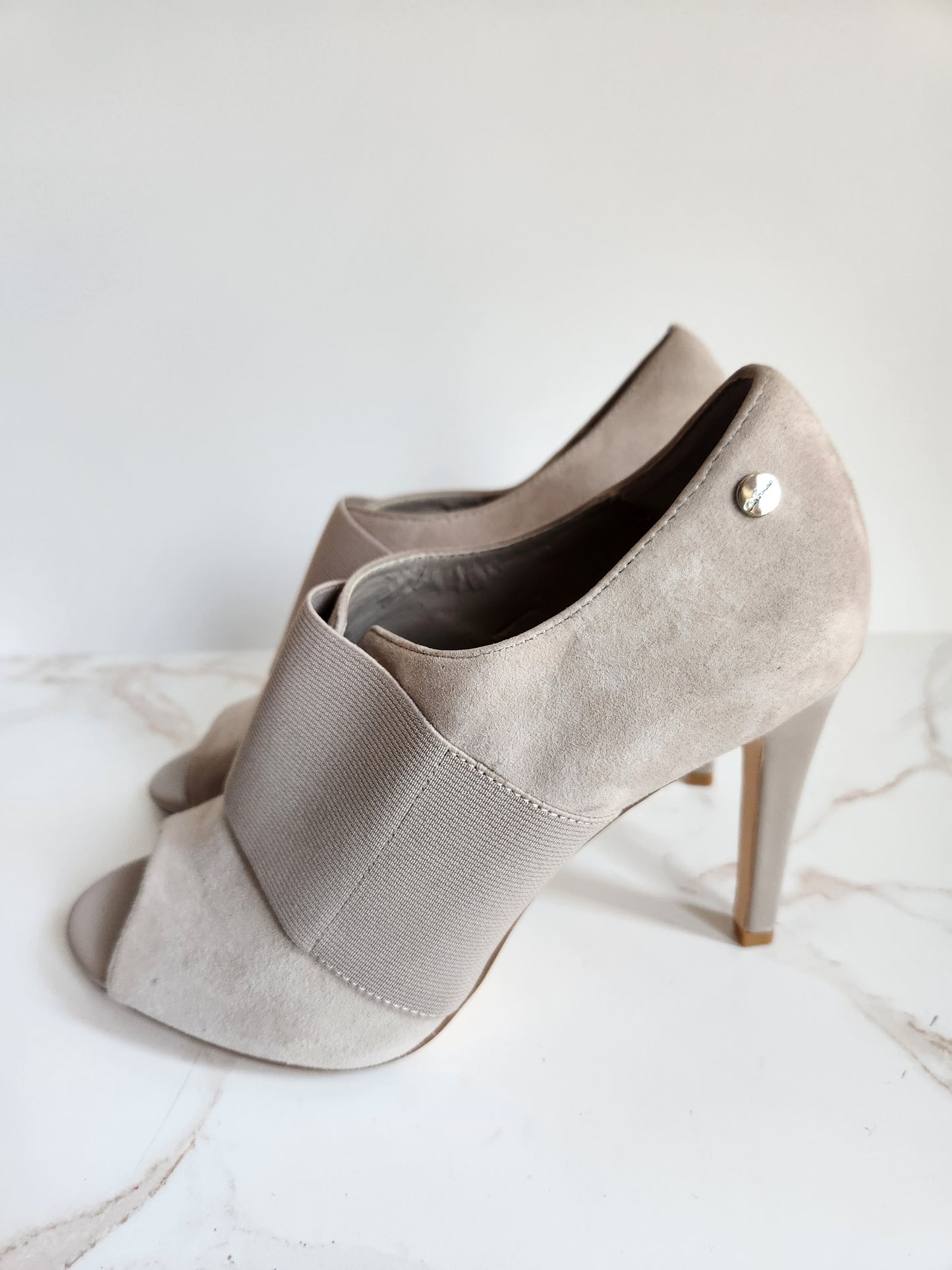 Calvin Klein Shandy Peep Toe Sz 7.5