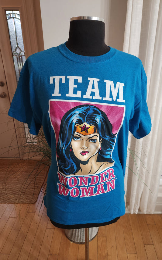 Team Wonder Woman Graphic Tee Sz M