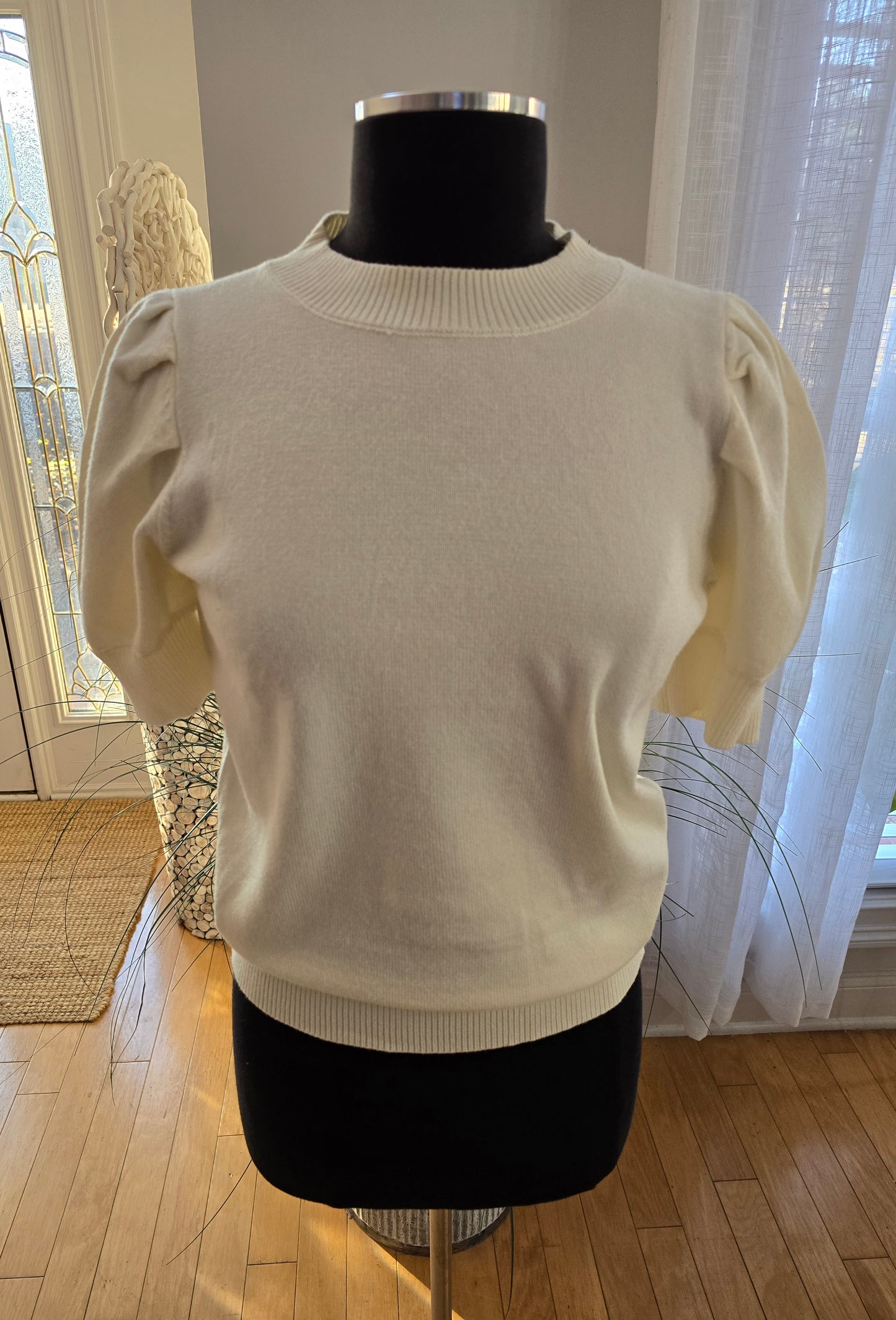 Puffed Short Sleeve Ivory Sweater Sz M