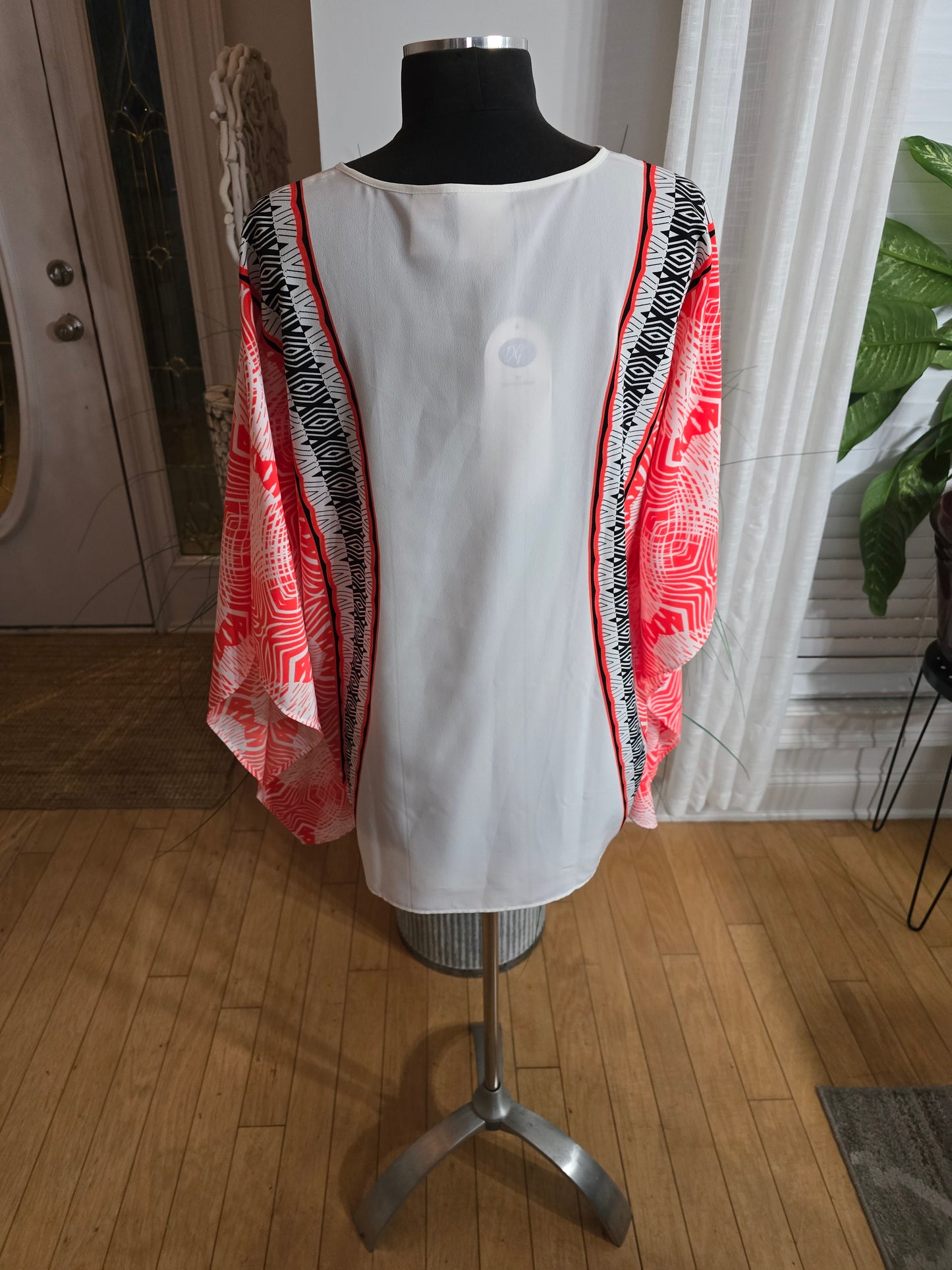 DG2 by Diane Gilman Angel Sleeve Blouse Sz M/L