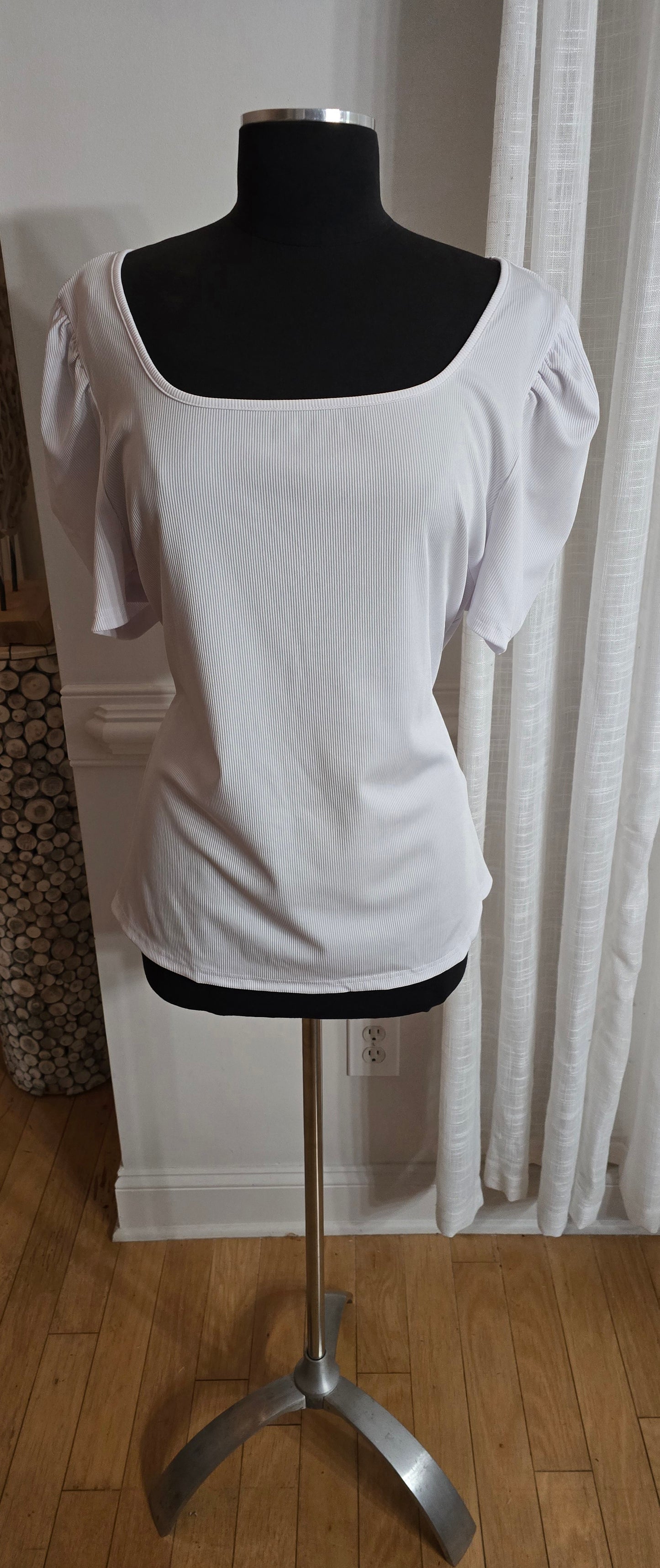 Involand White Puff Sleeve Top Sz 20W