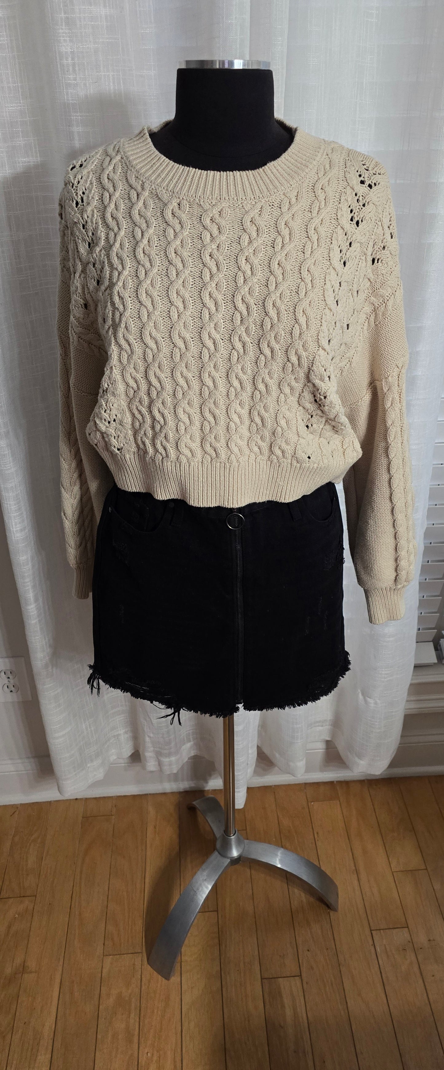 Windsor Cable Knit Crop Tie Back Sweater Sz L