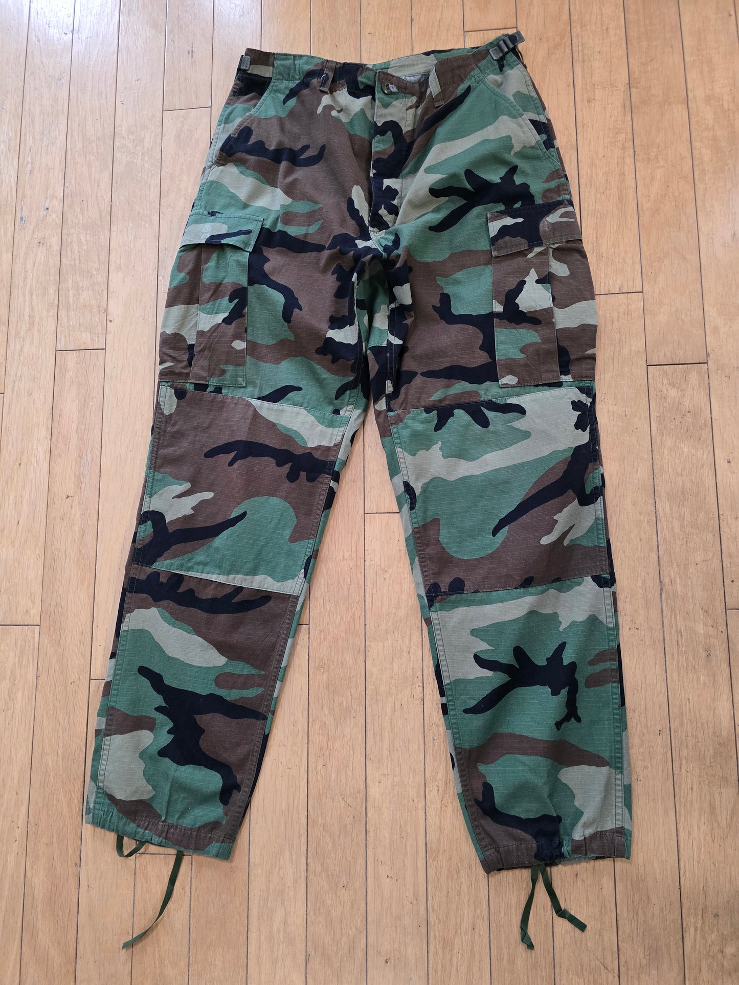 Camo Pants Sz Medium Long (waist 31' to 35")