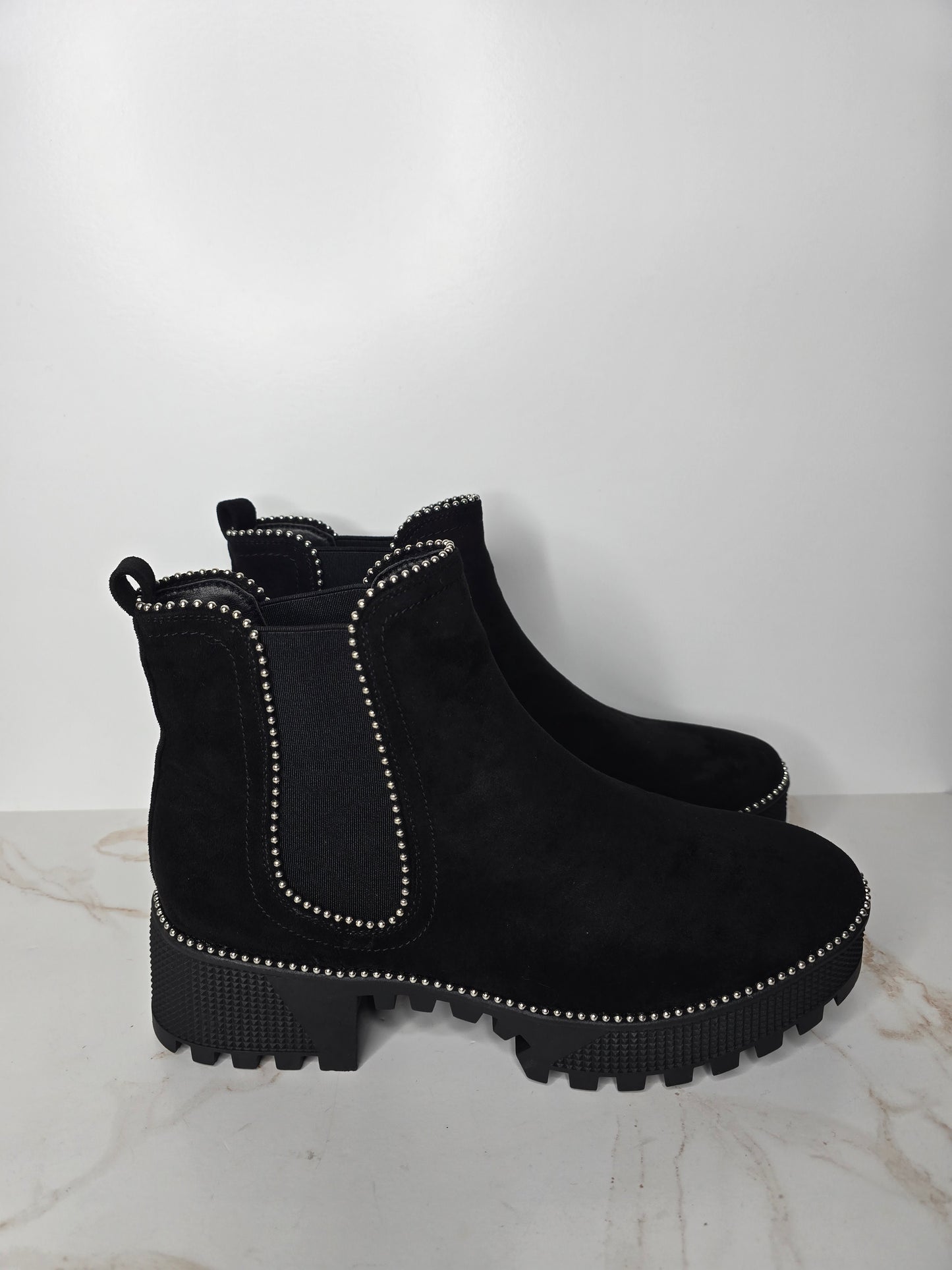 Cape Robbin Platform Black Studded Chelsea Boot Sz 10.5