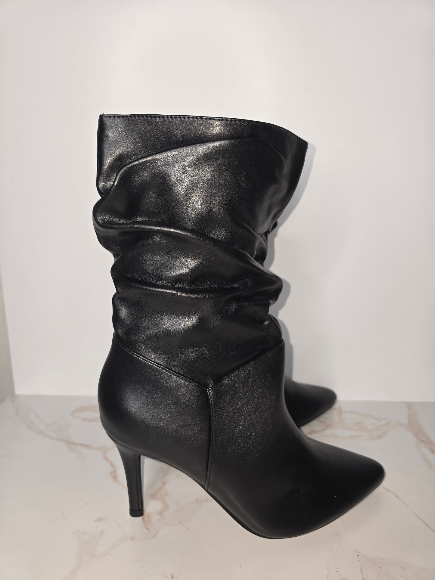 Ruched Faux Leather Black Pointy Toe Boot Sz 6.5
