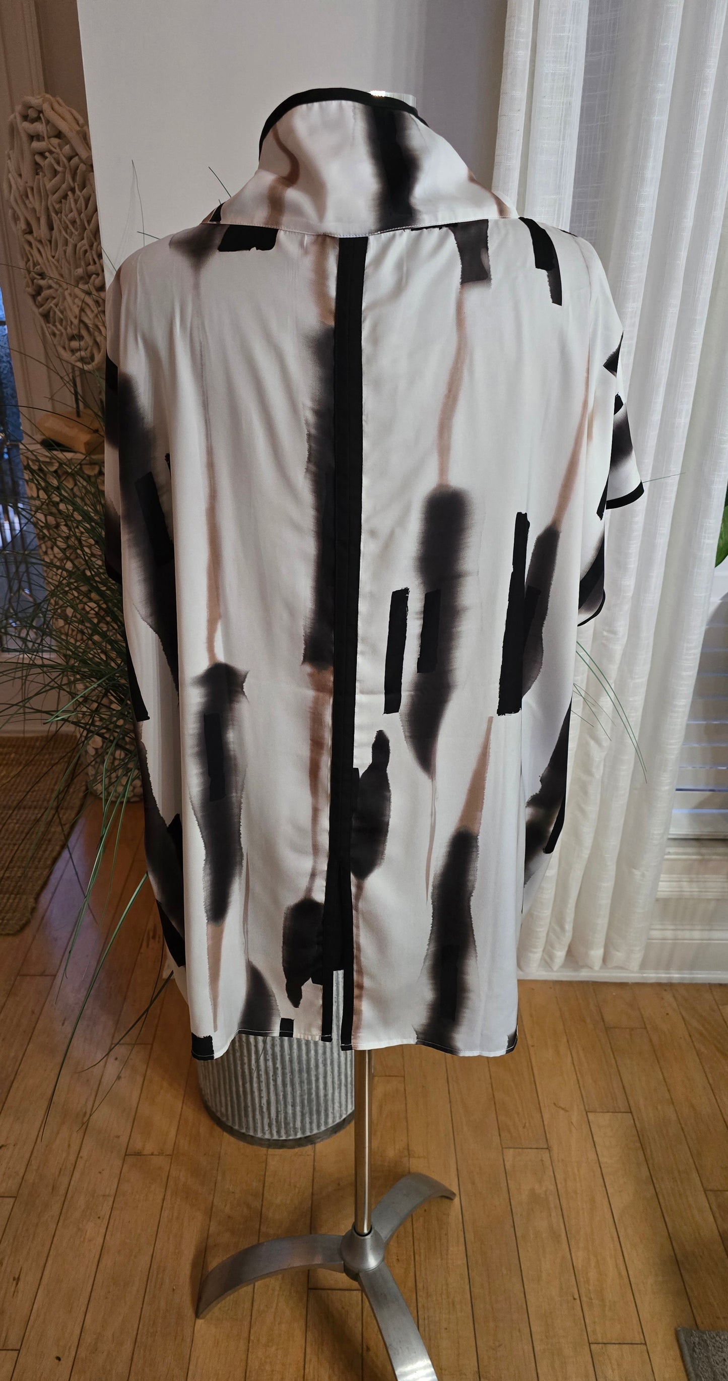 Lyssé Tunic Sz L/XL