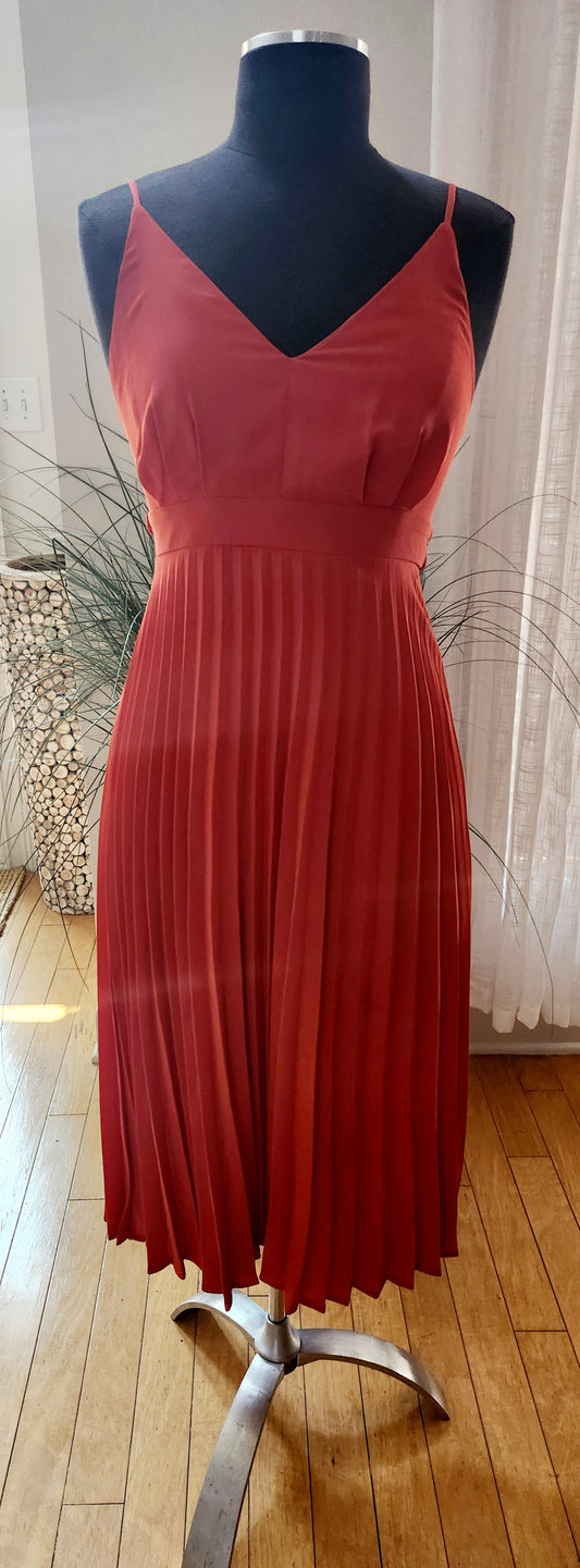 Pleated V-Neck Dress Sz M
