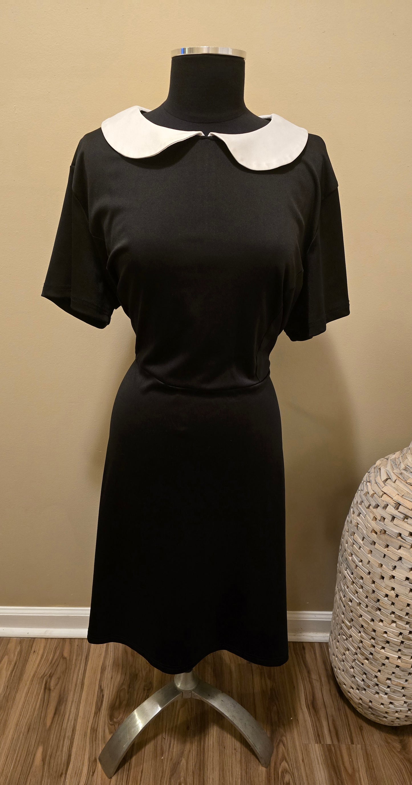 Black Skater Dress With Peter Pan Collar Sz 22