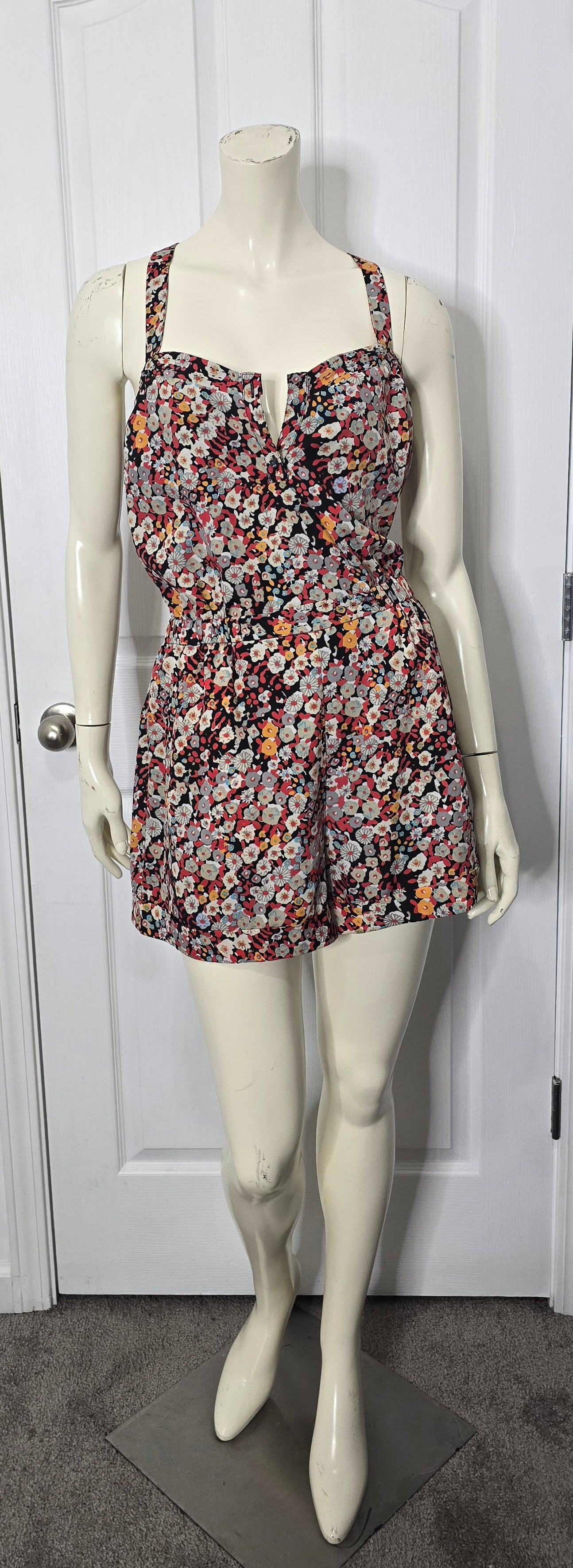 BCBGeneration Floral Criss-Cross Romper Sz 6