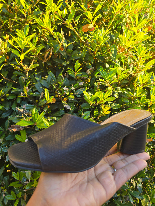 Seven7 Vera Black Snake Embossed Faux Leather Mule Sz 7