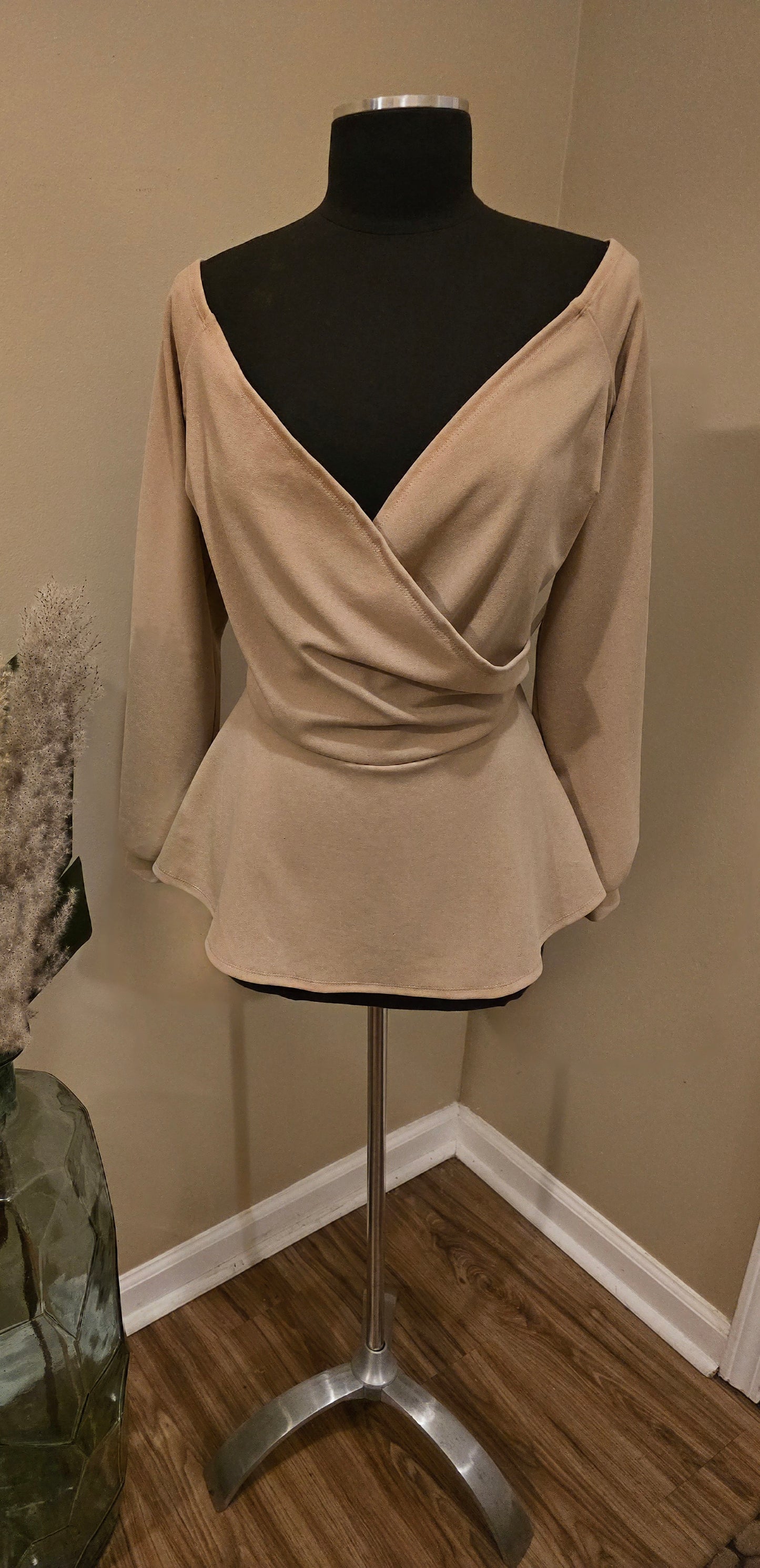 Fashion To Figure Tan Peplum Top Sz 2X