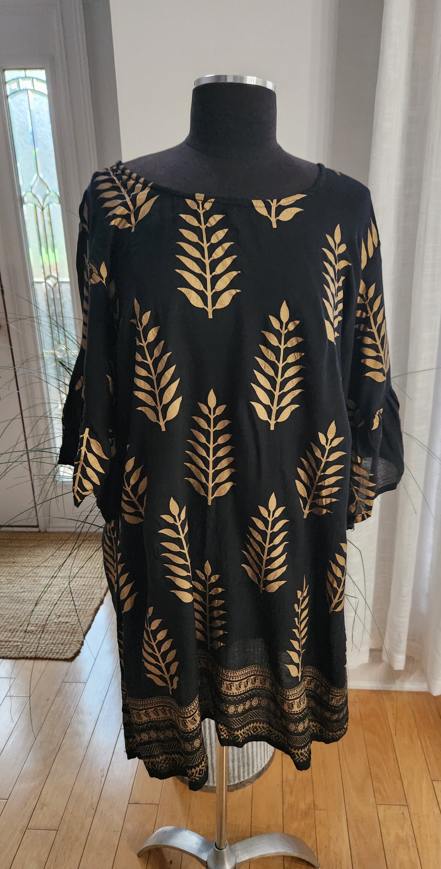 Black & Gold Tunic/Dress Fits Up to Sz XL