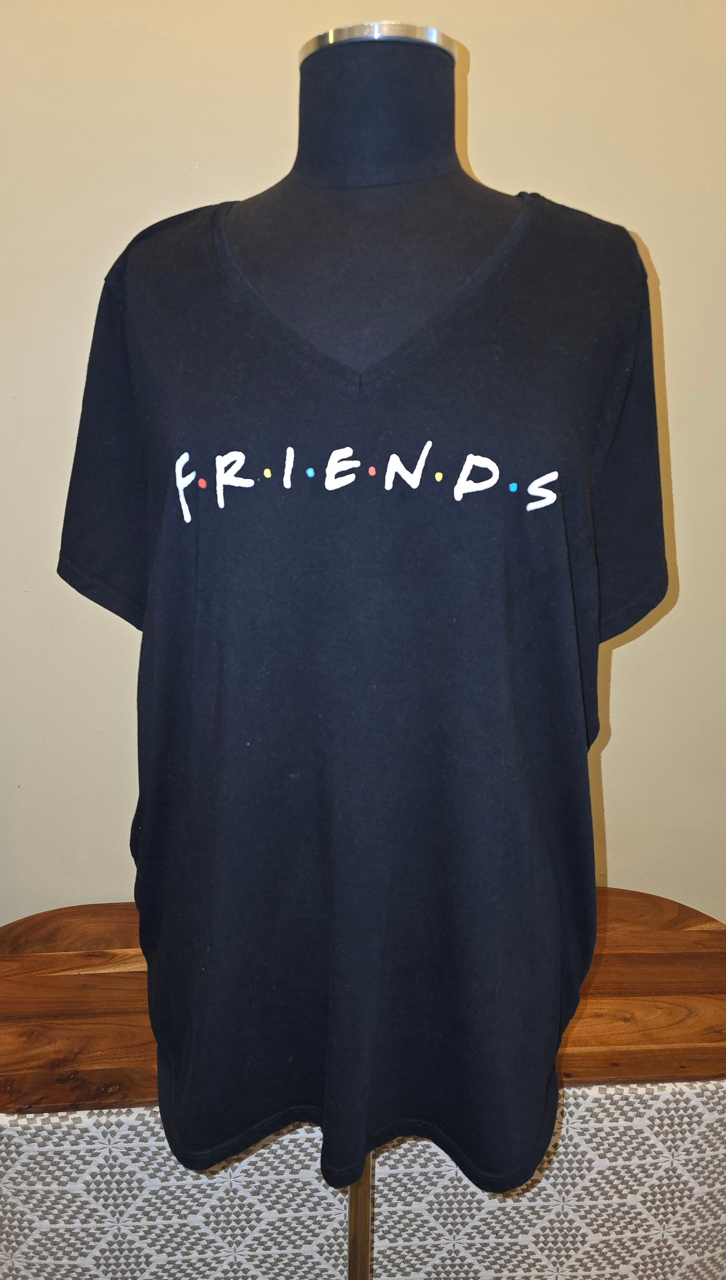 Friends V-Neck Black Tee Sz 18/20