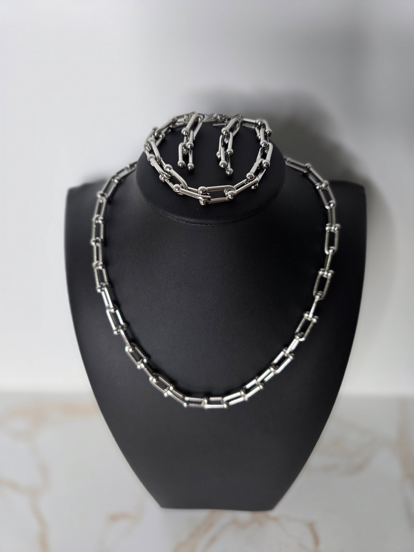 Knot Three Piece Necklace Set