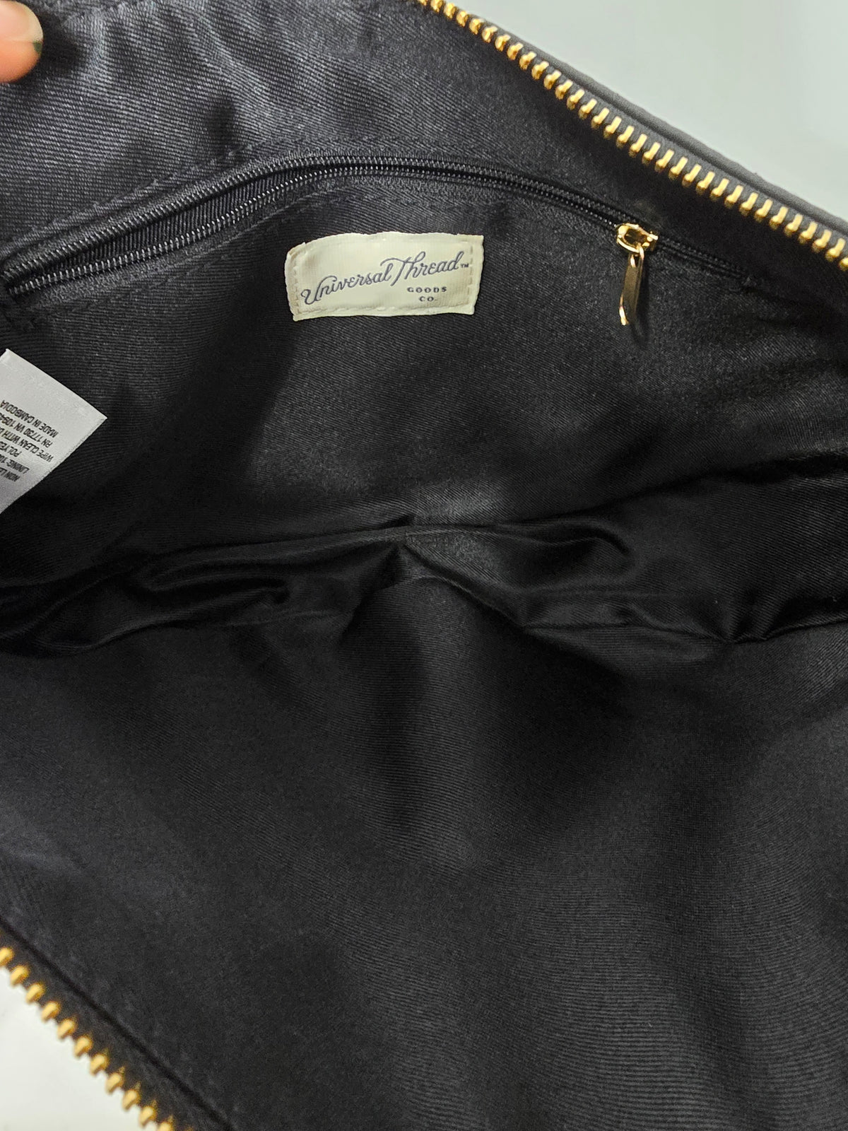 Universal Thread crescent Shoulder Bag