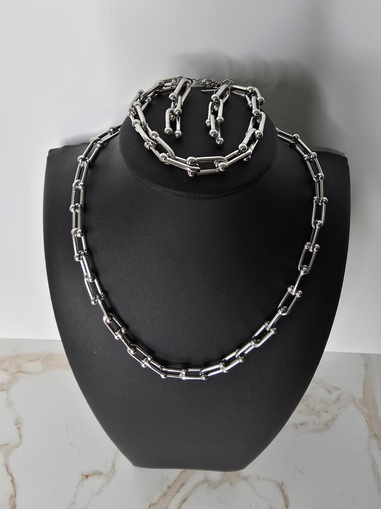 Knot Three Piece Necklace Set