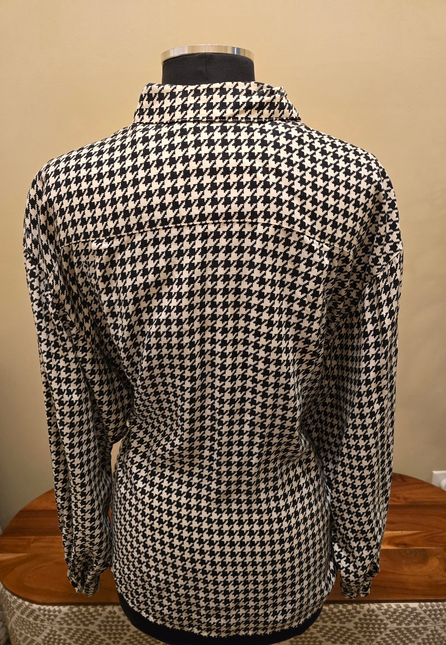 Black & White Houndstooth Blouse Sz 12