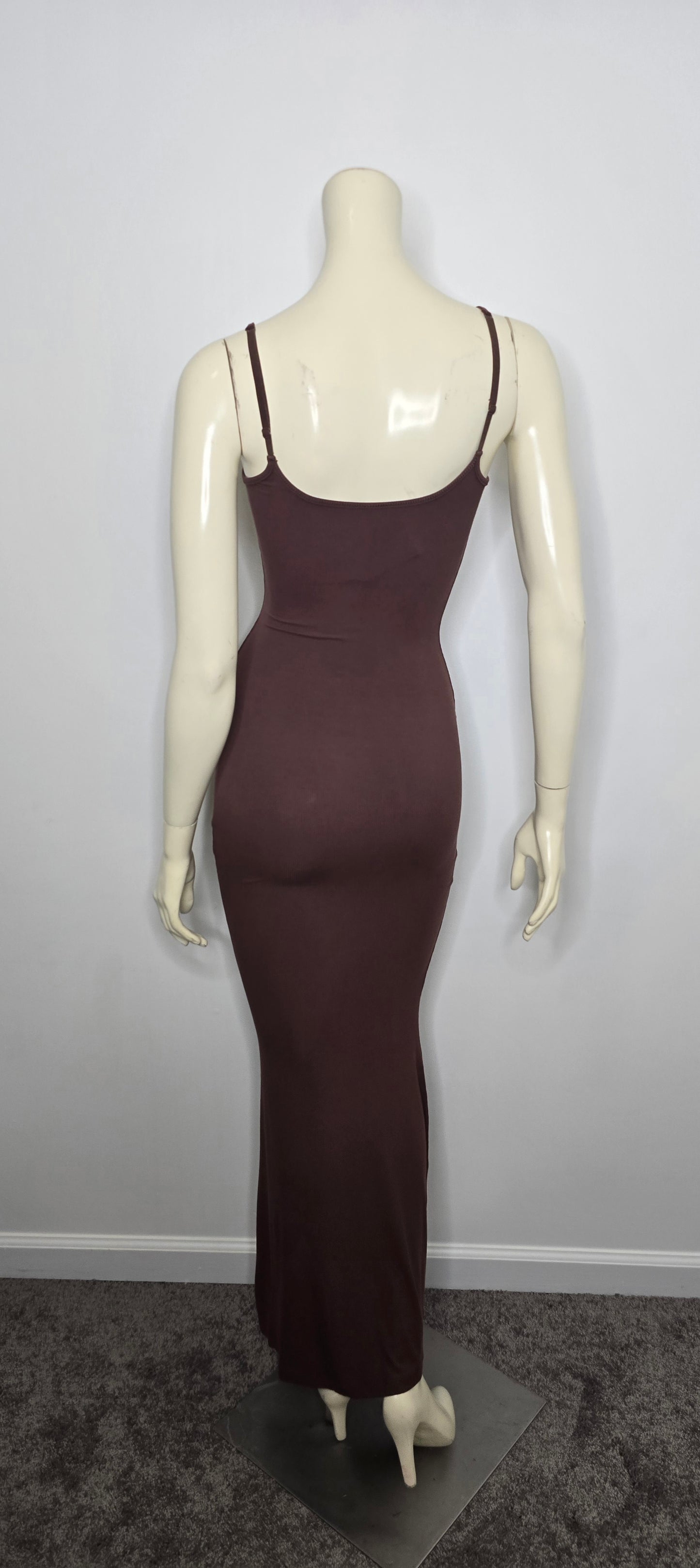 Reoria Ribbed Fitted Chocolate Maxi Dress